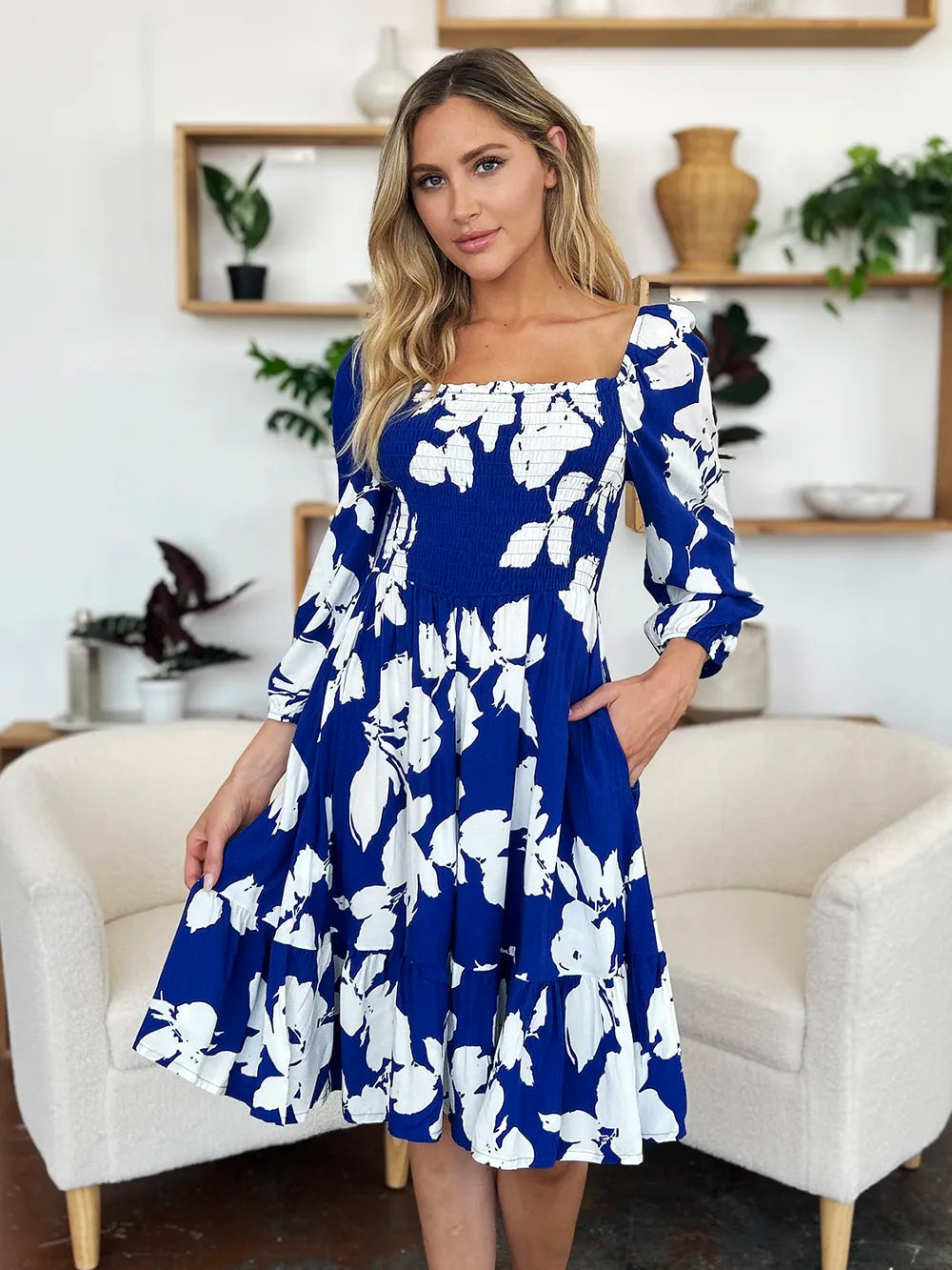 Women's apparel – product view 15