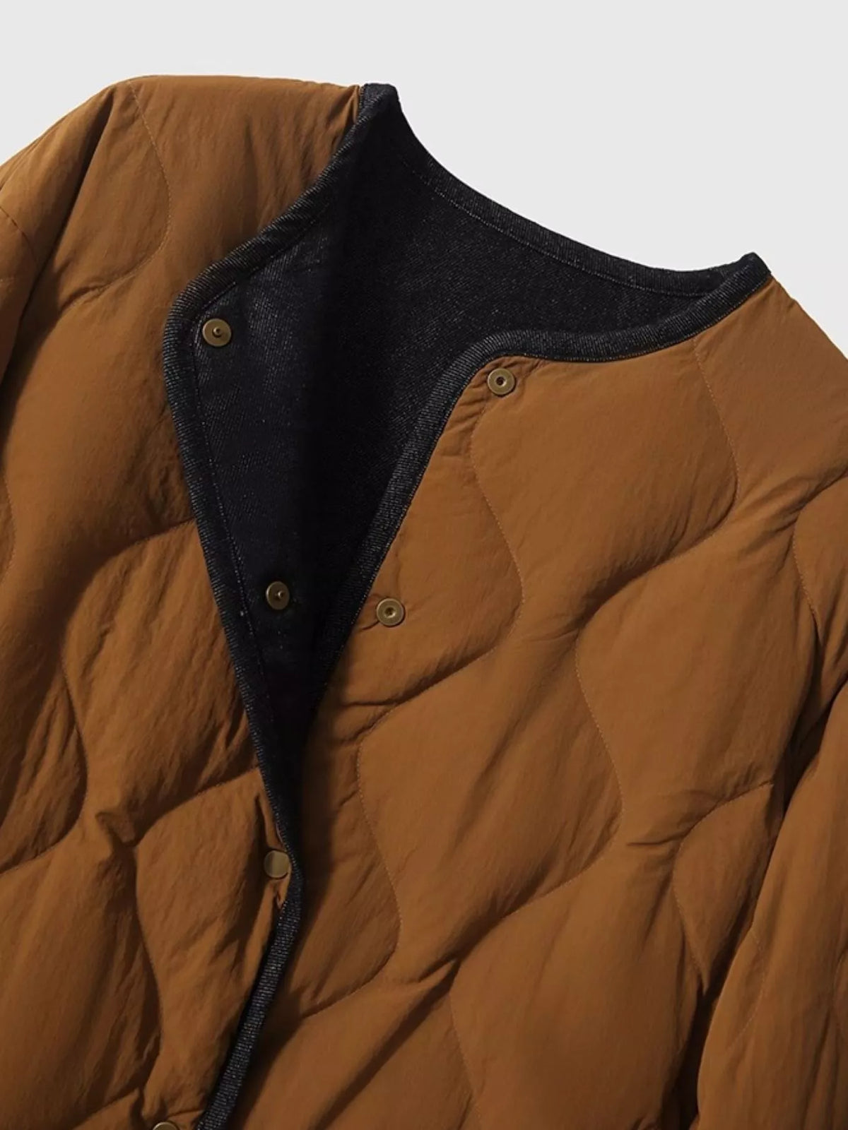 Reversible Diamond-Quilted Cropped Down Jacket, neckline detail