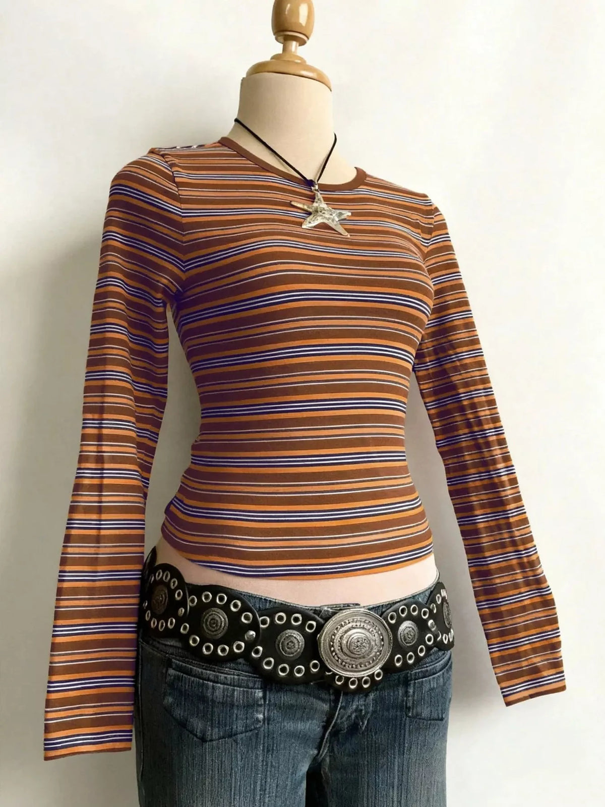 Round neck long sleeve t-shirt, product view
