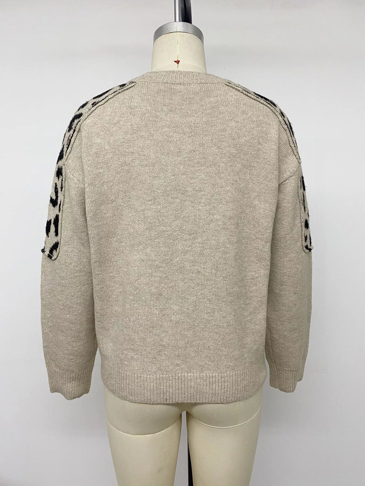 Trendsi Leopard Round Neck Sweater -
