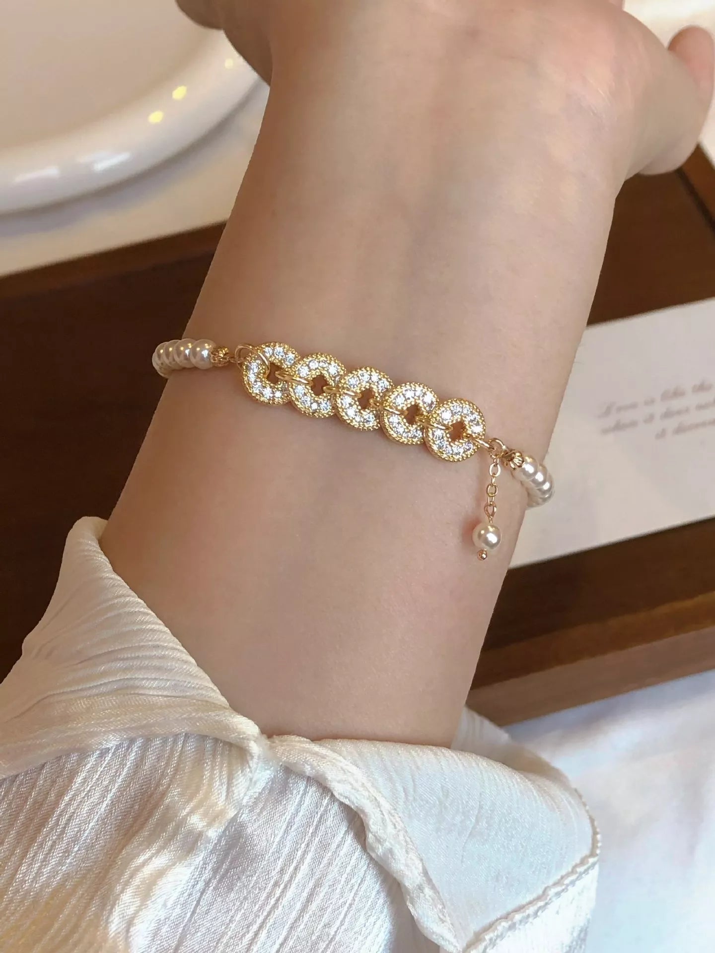 Trendsi 18K Gold-Plated Pearl Coin Bracelet -