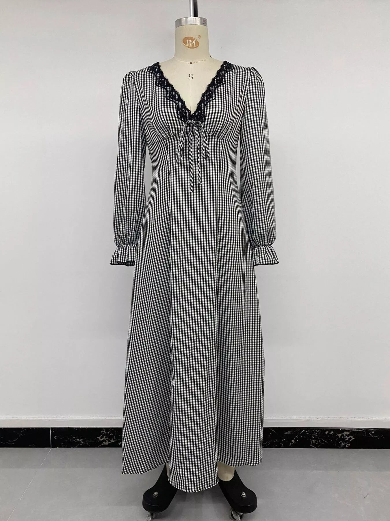Trendsi Gingham Lace-Trim V-Neck Long Sleeve A-Line Maxi Dress -