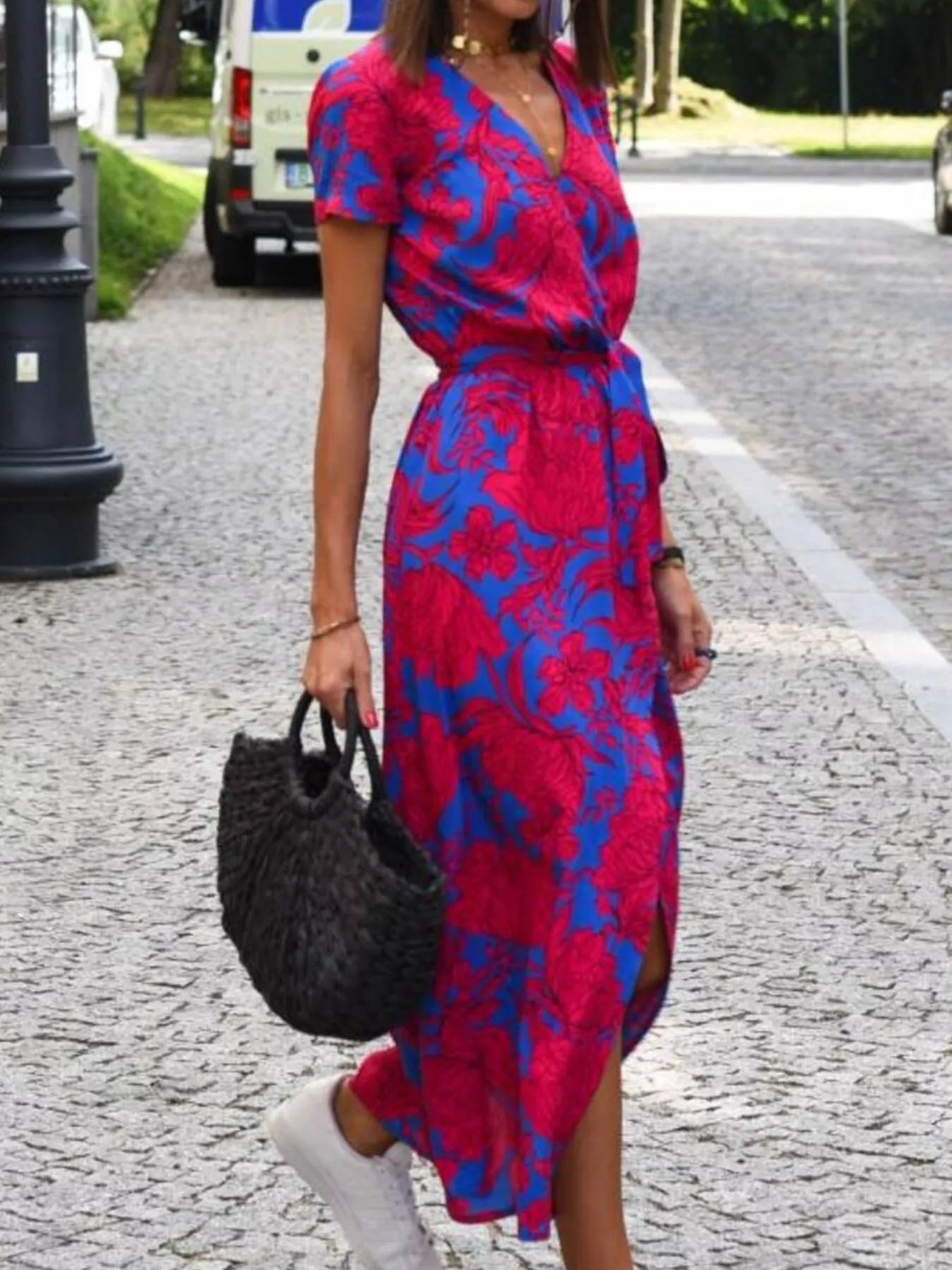 Floral-print short sleeve slit dress