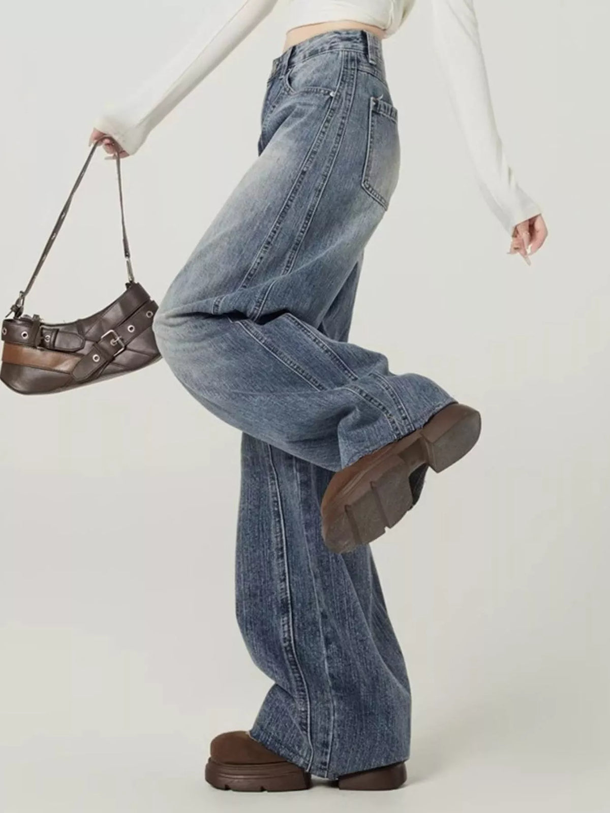 Vintage Wide-Leg Jeans in vintage blue