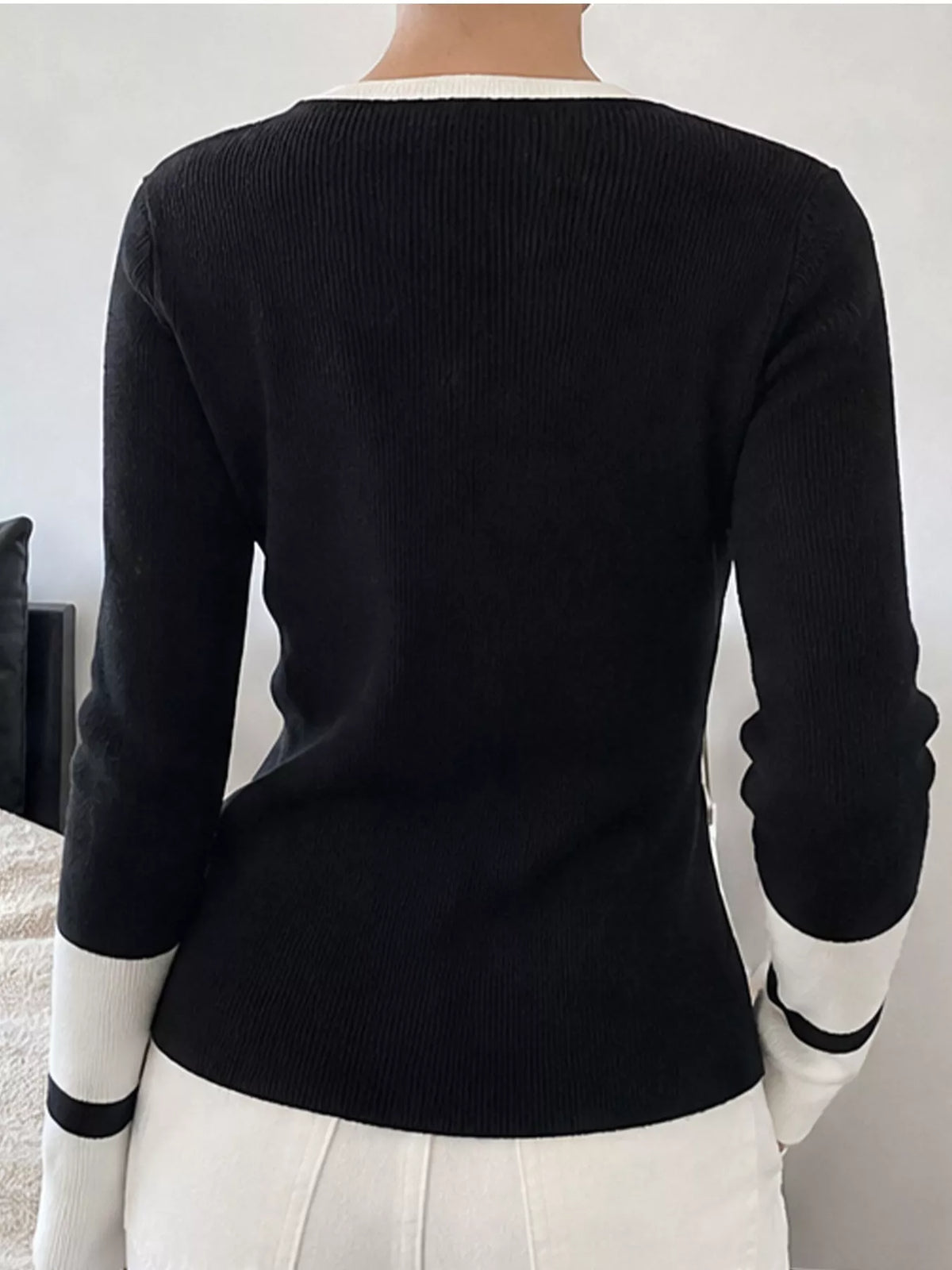 Trendsi Side Slit Contrast Trim Sweater -