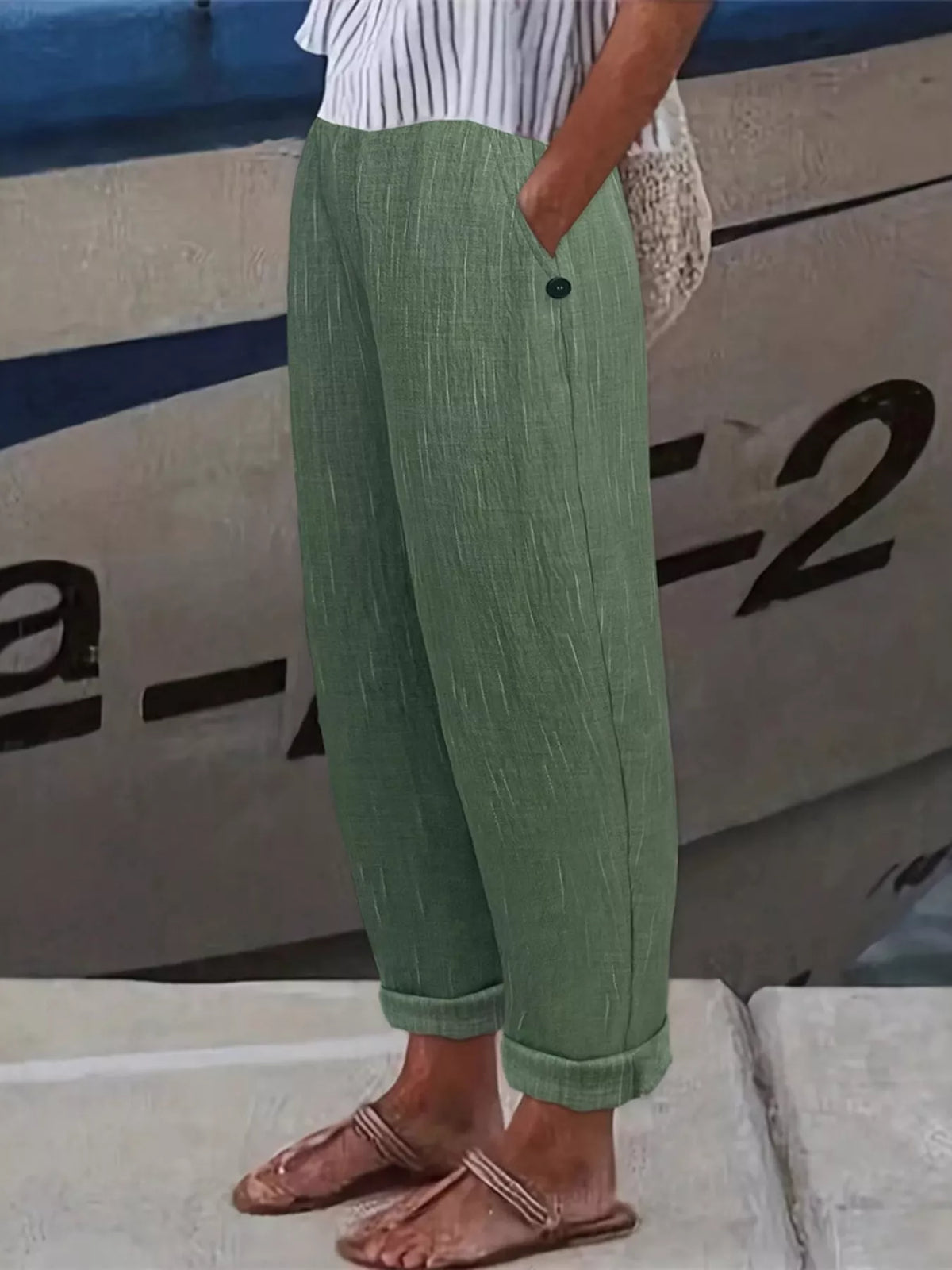 Green loose fit cropped pants