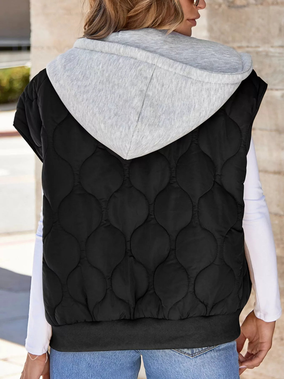 Hooded puffer vest, black back