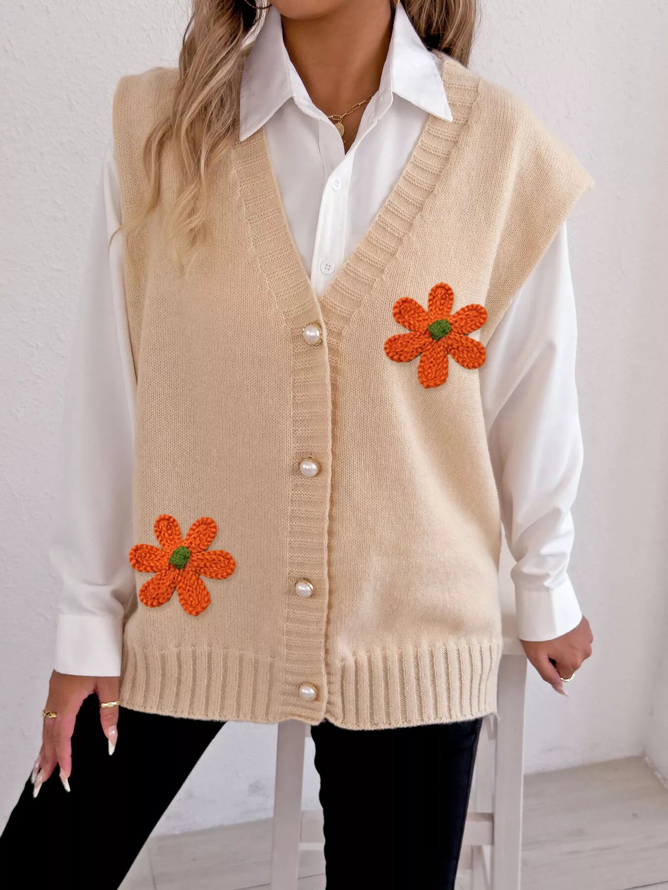 Flower V-neck sleeveless cardigan