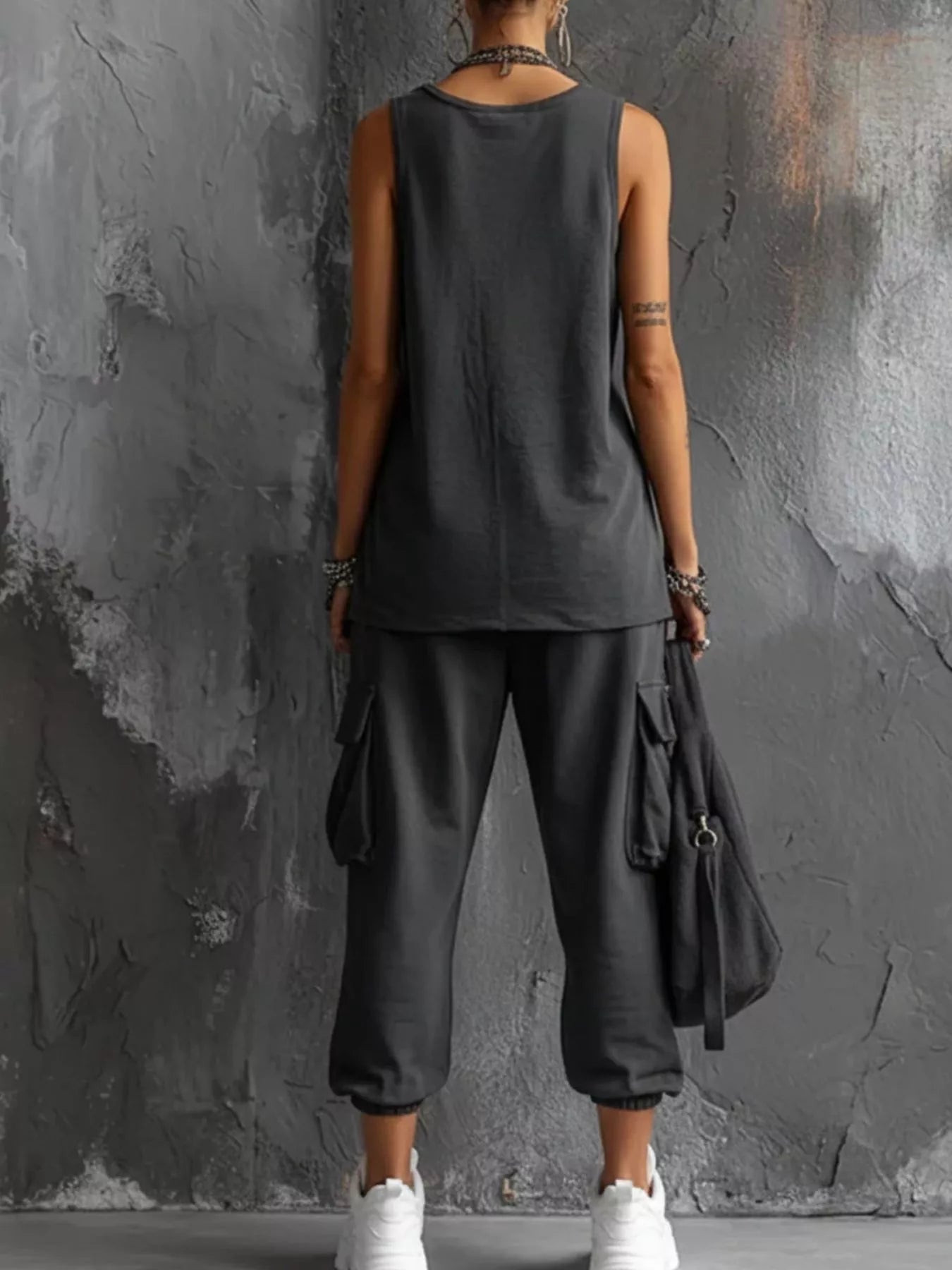 Women's clothing set – product view 2