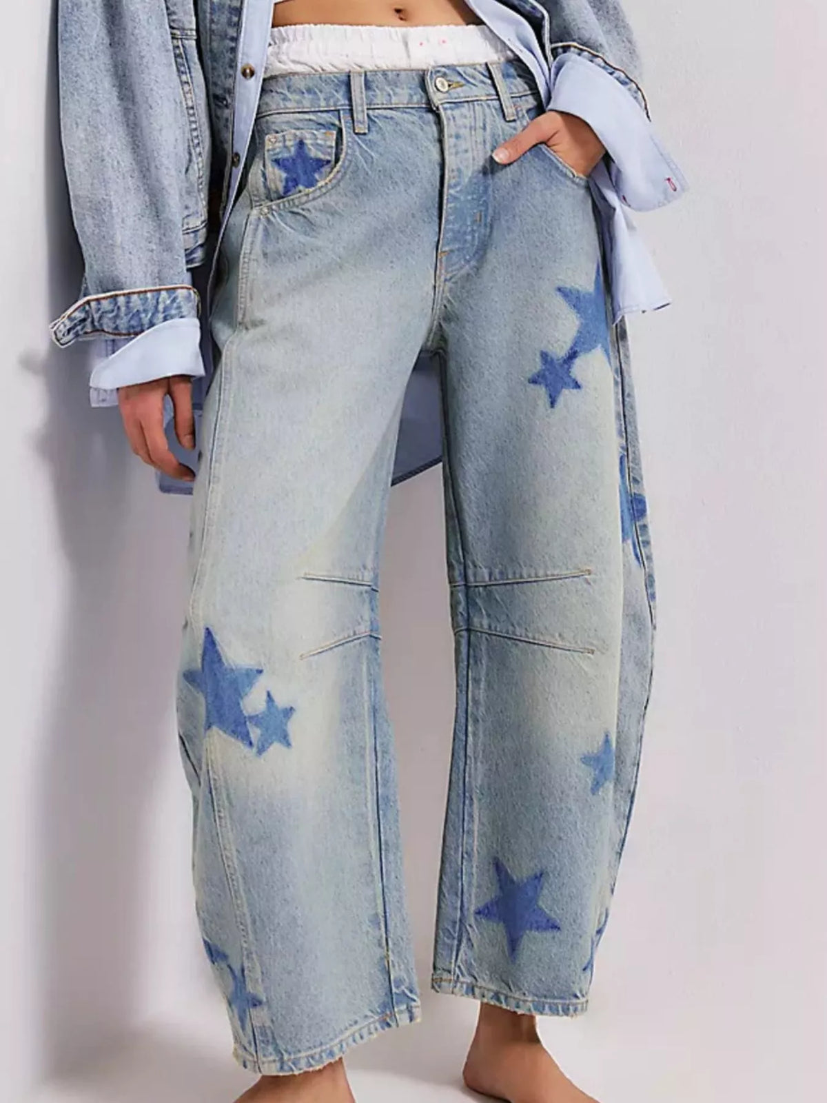 Women's mid-rise wide-leg jeans
