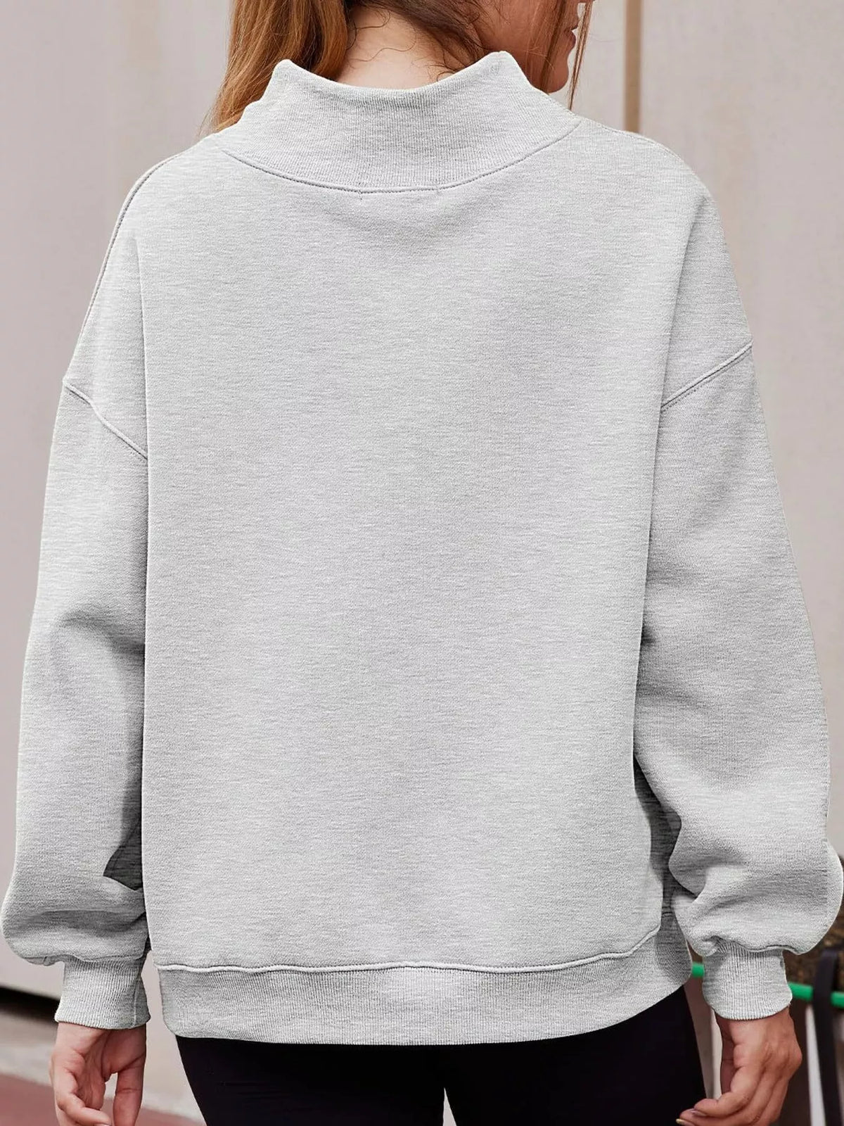 Oversized sweatshirt, gray back