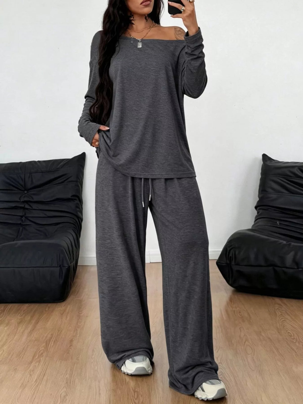 Women's clothing set – product view 9
