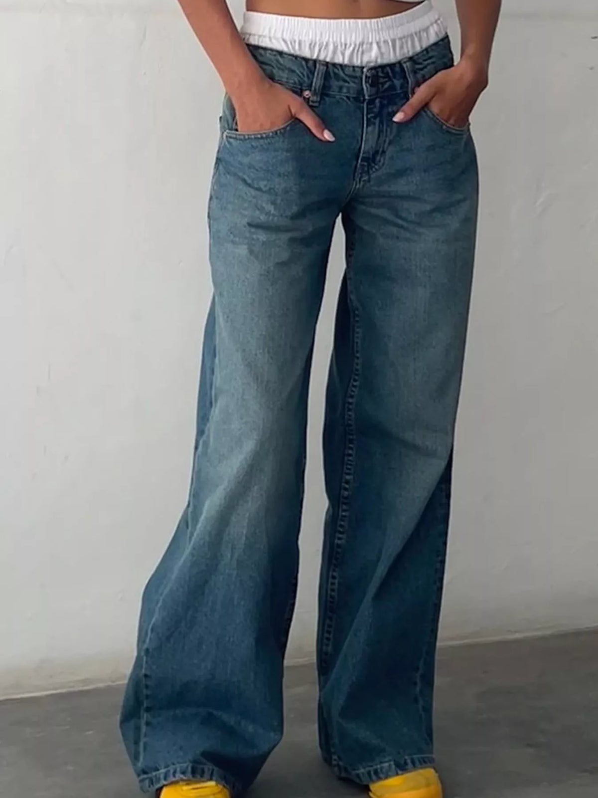 Wide-Leg Vintage Wash Jeans in washed blue, front view
