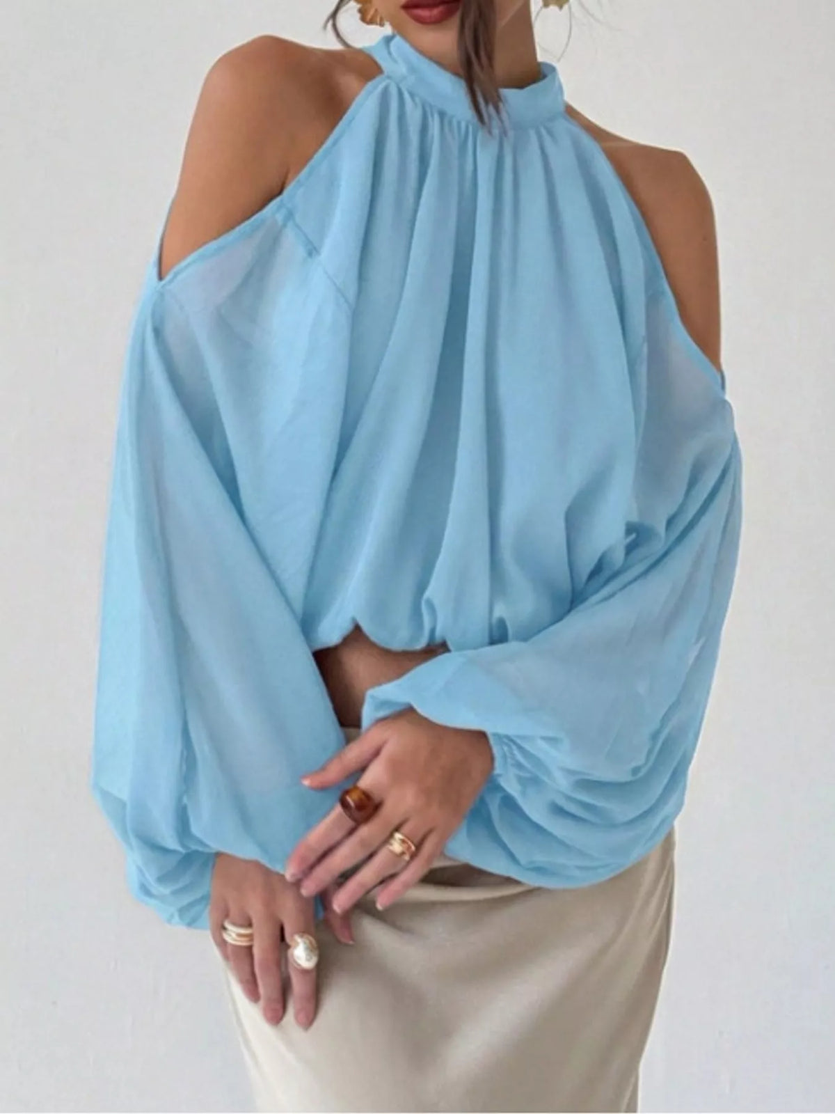 Cold-shoulder blouse, blue front