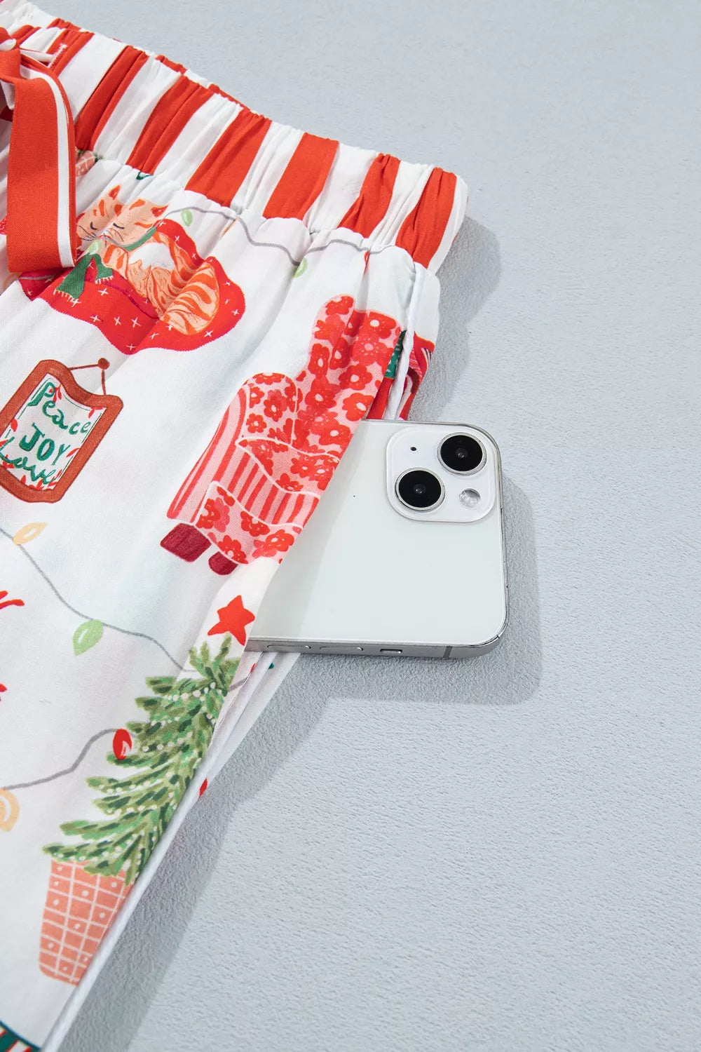 Christmas Print Button-Front Lounge Set, pocket detail