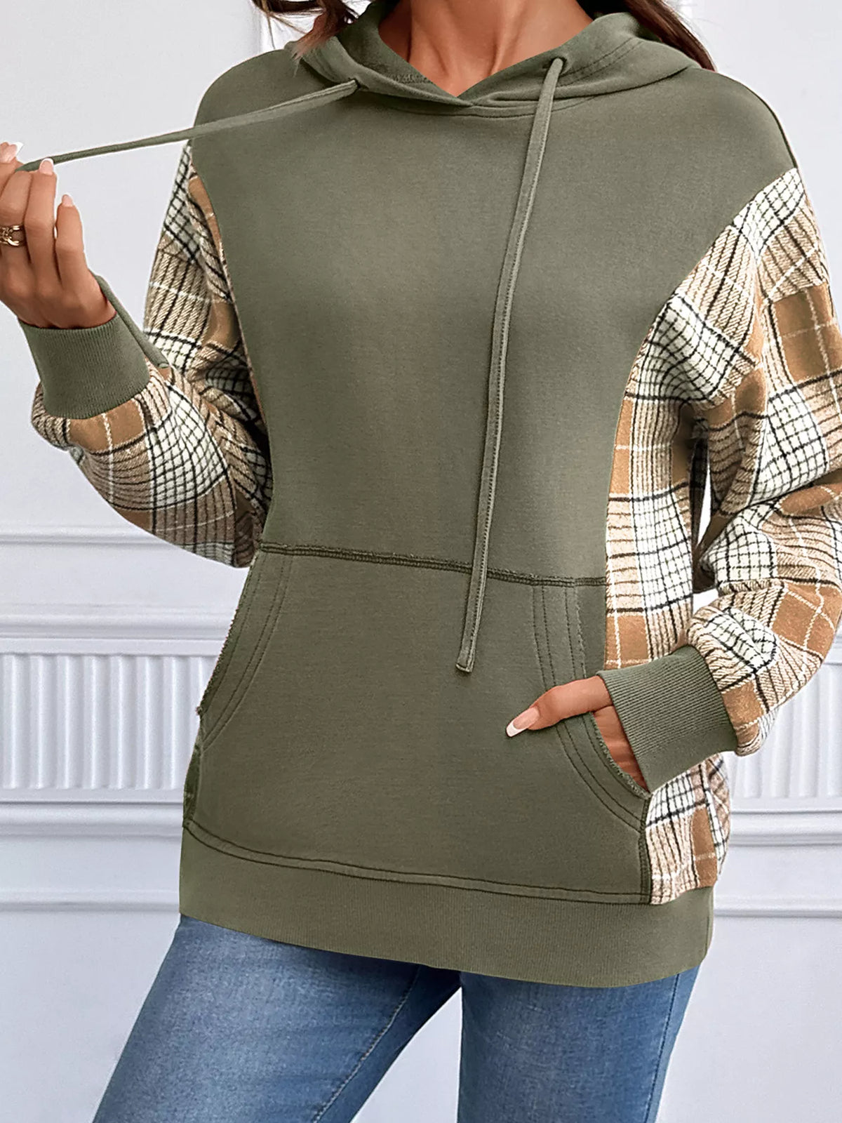 Plaid-sleeve hoodie, olive drawstring front