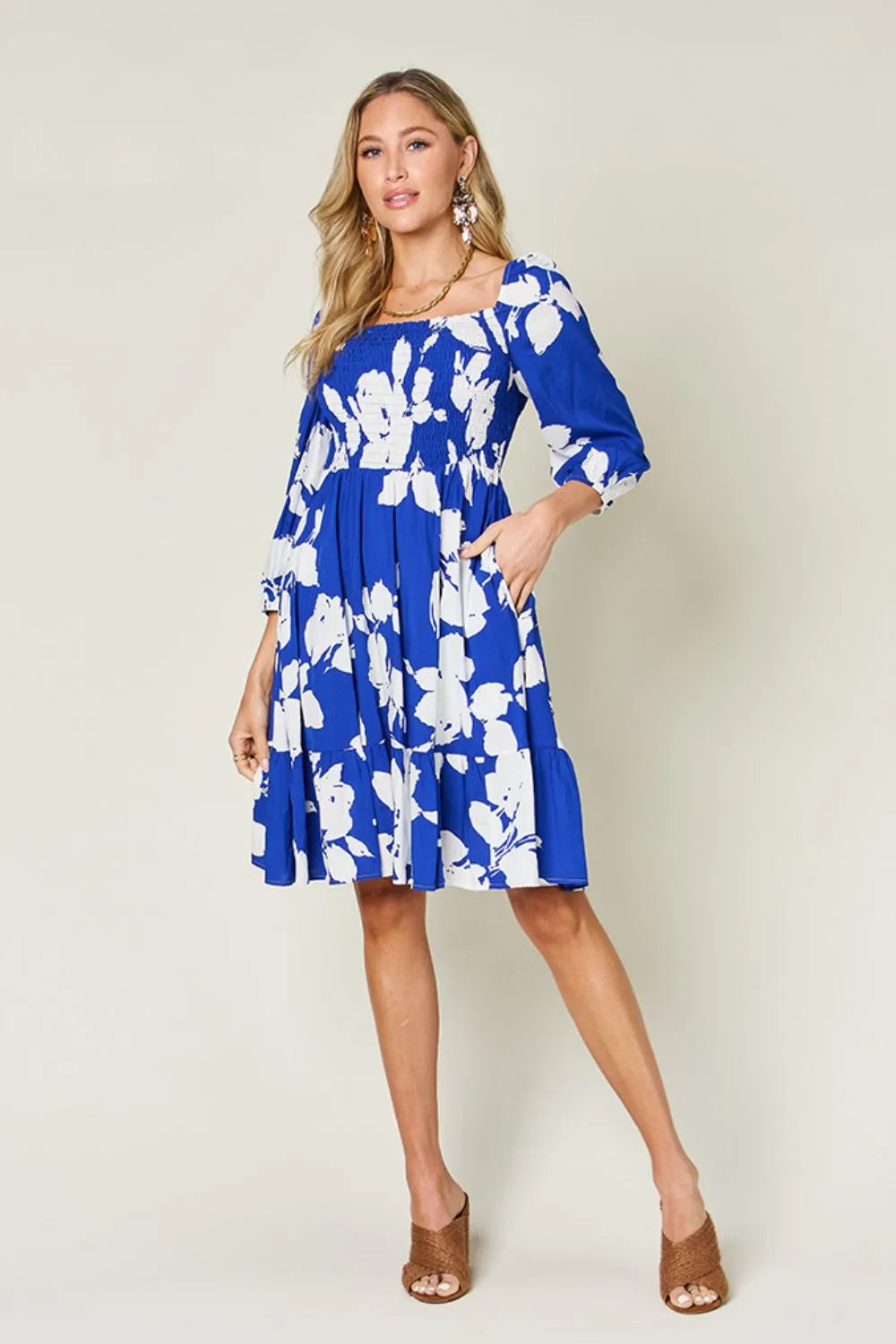 Women's apparel – product view 5