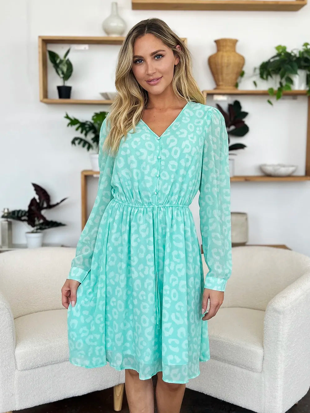 Women's apparel – product view 12