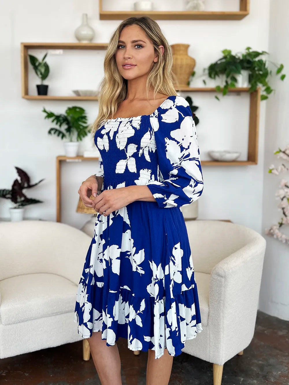 Women's apparel – product view 21