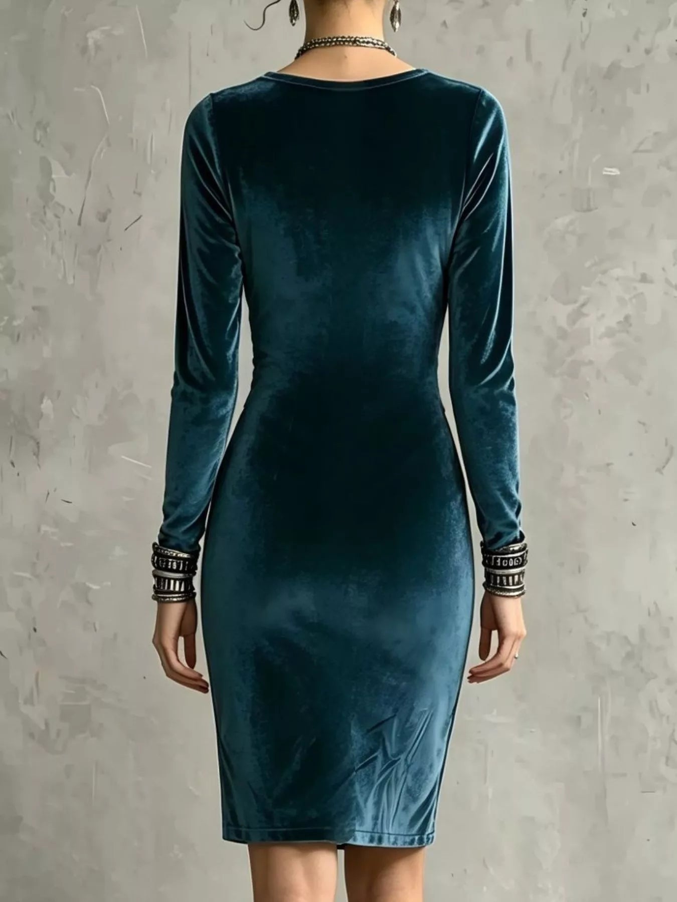 Trendsi Velvet Long-Sleeve Bodycon Dress -