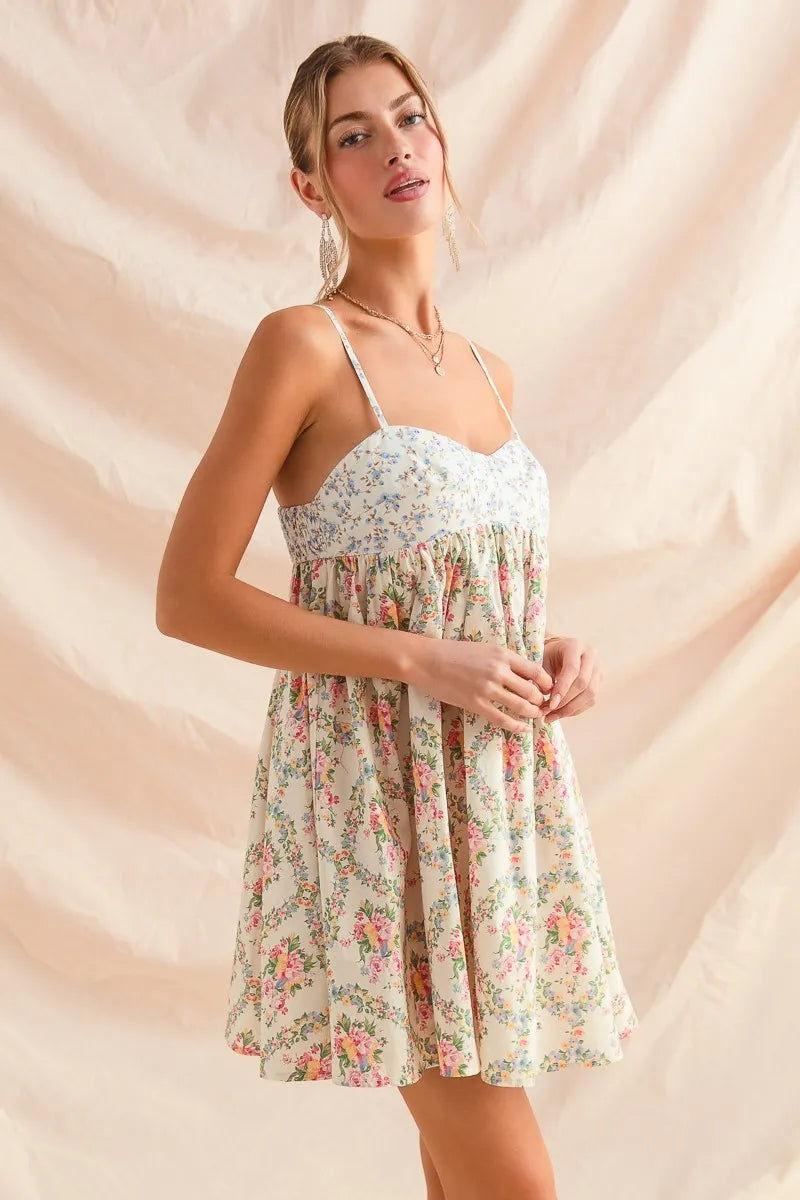 Women's apparel – product view 10