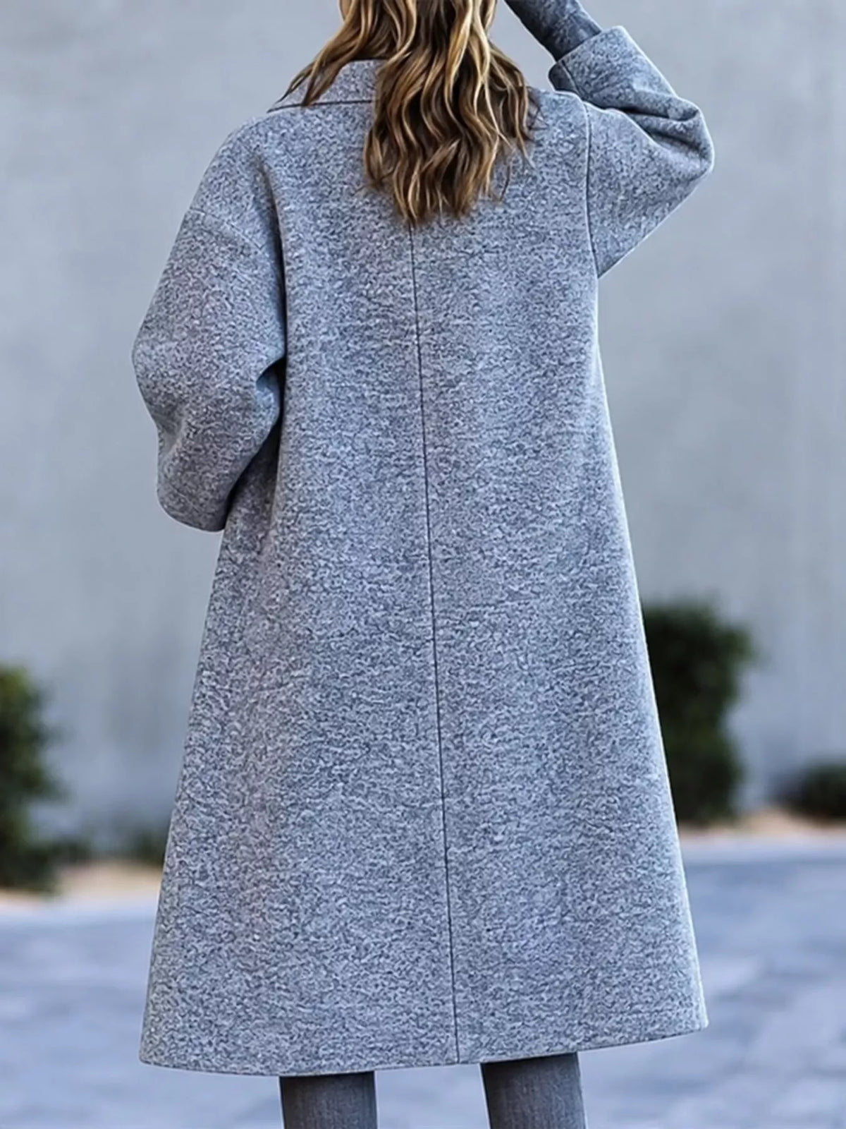 Gray lapel collar one button coat, back view