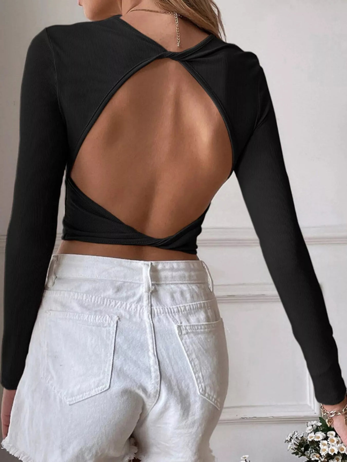 Black ribbed crop t-shirt, back view
