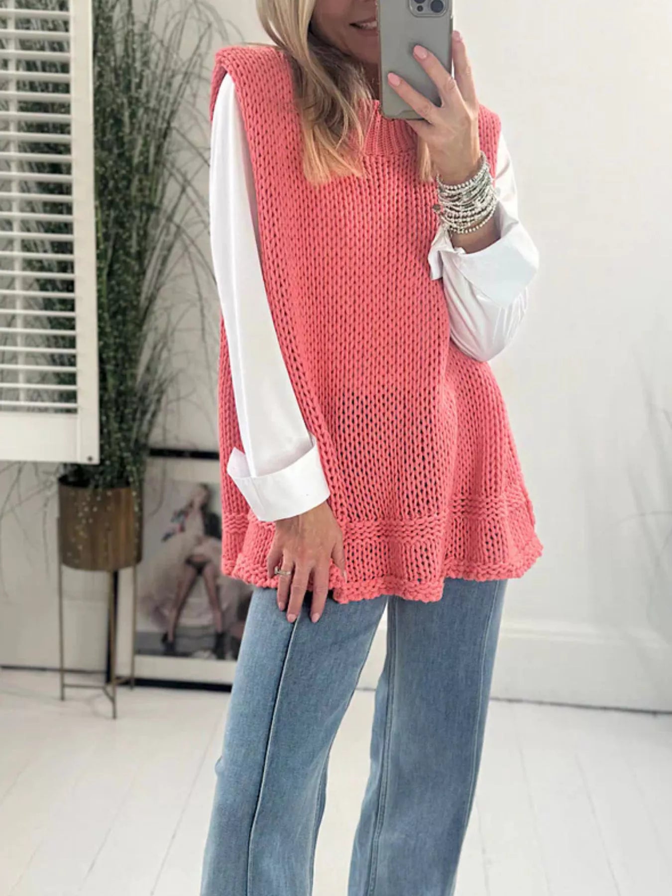 Trendsi Round Neck Sweater Vest -