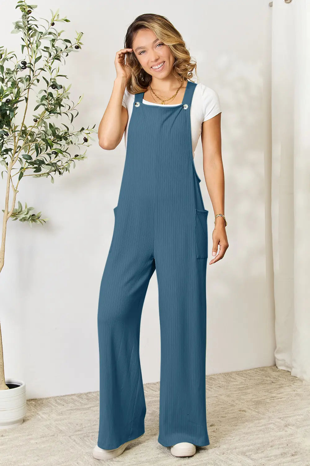 Women's apparel – product view 8