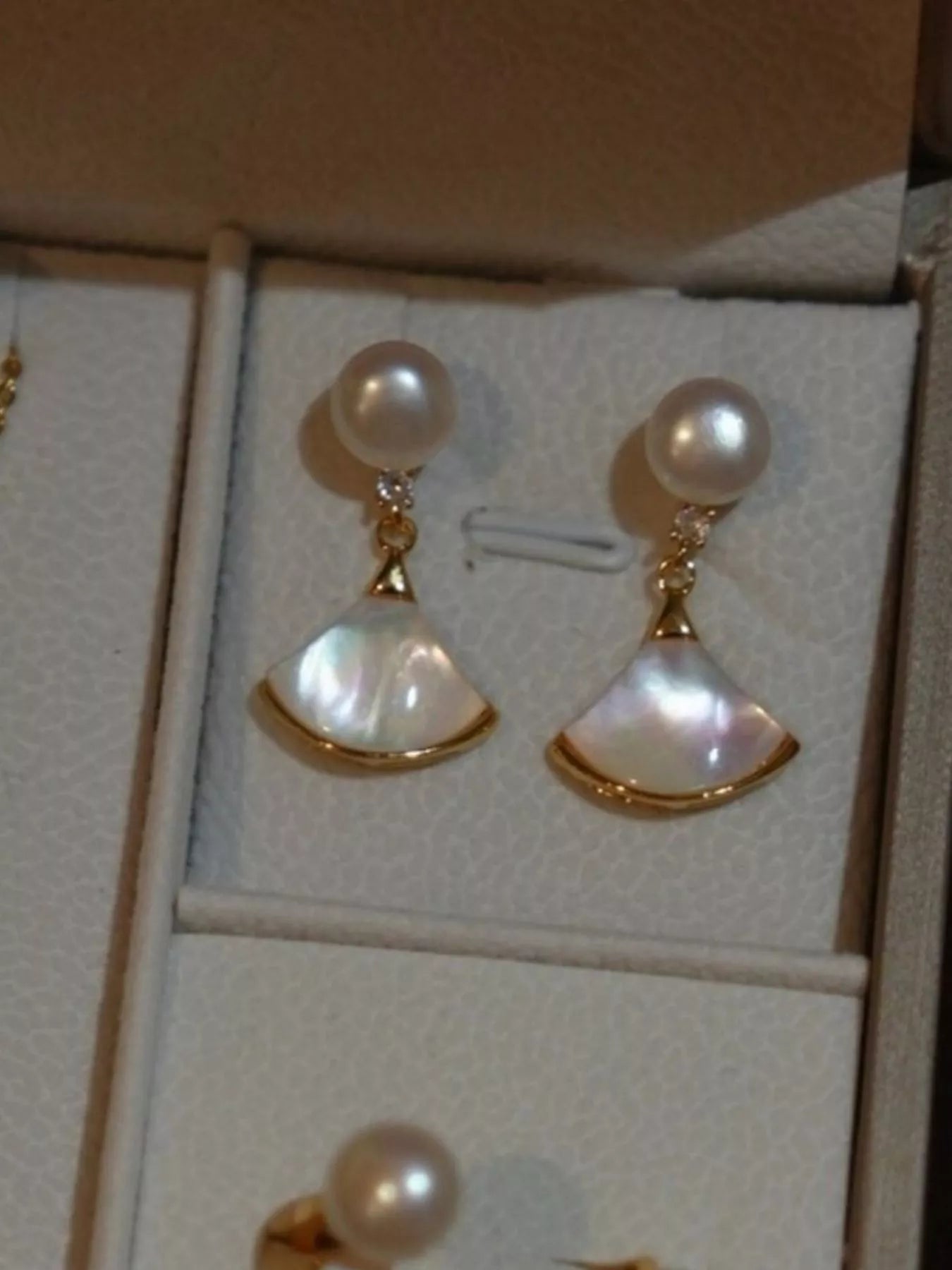 Trendsi Fan-Shaped Pearl Drop Earrings -