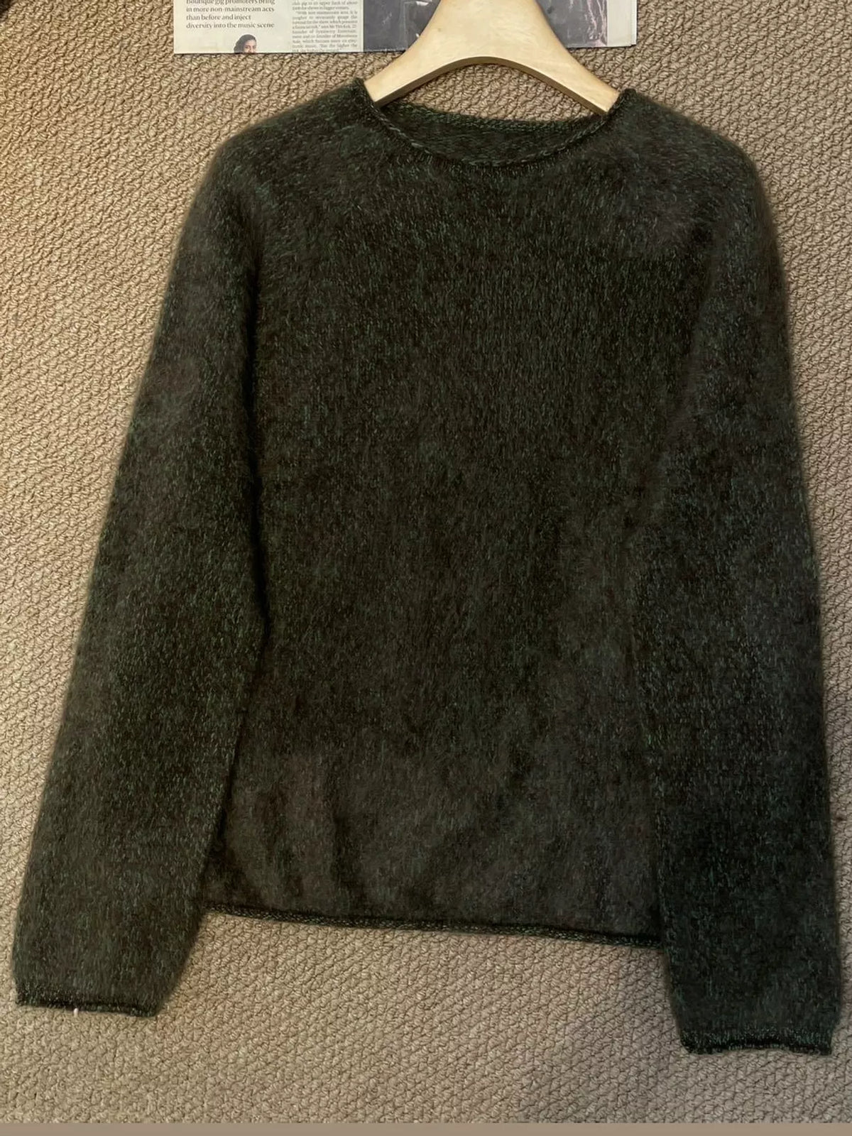 Round neck long sleeve sweater, product view