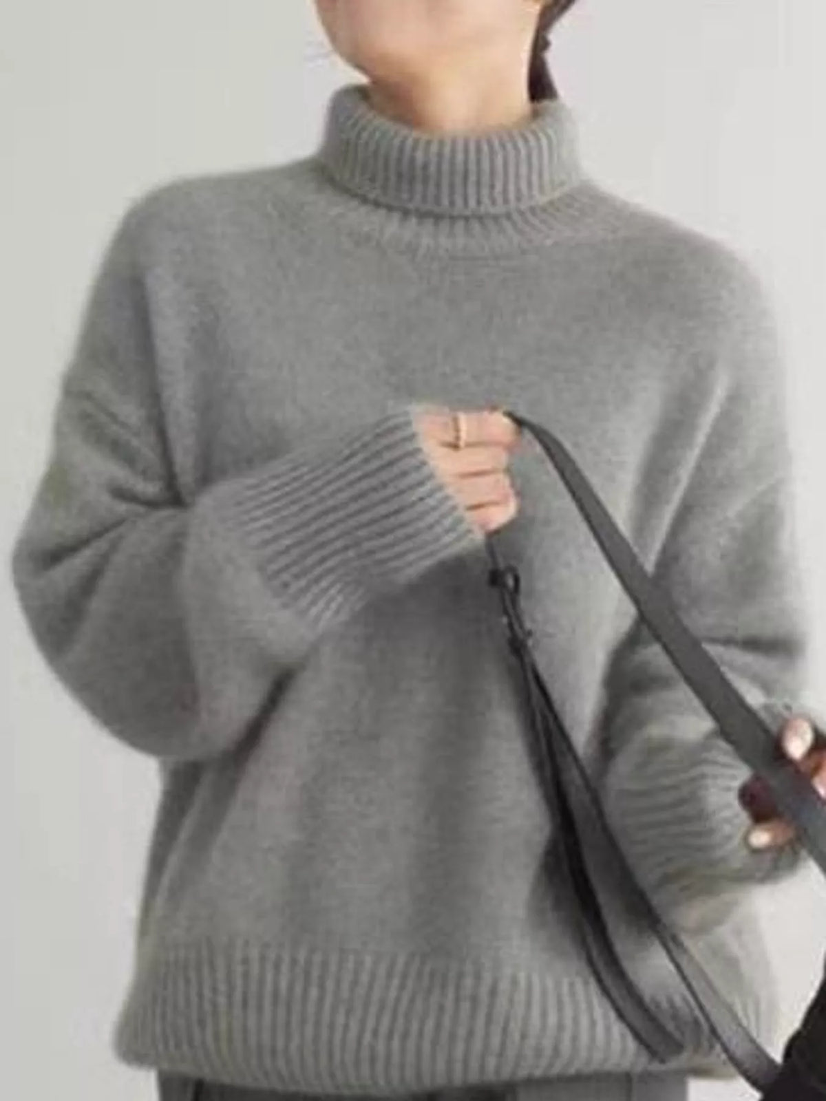 Turtleneck sweater, gray neckline detail