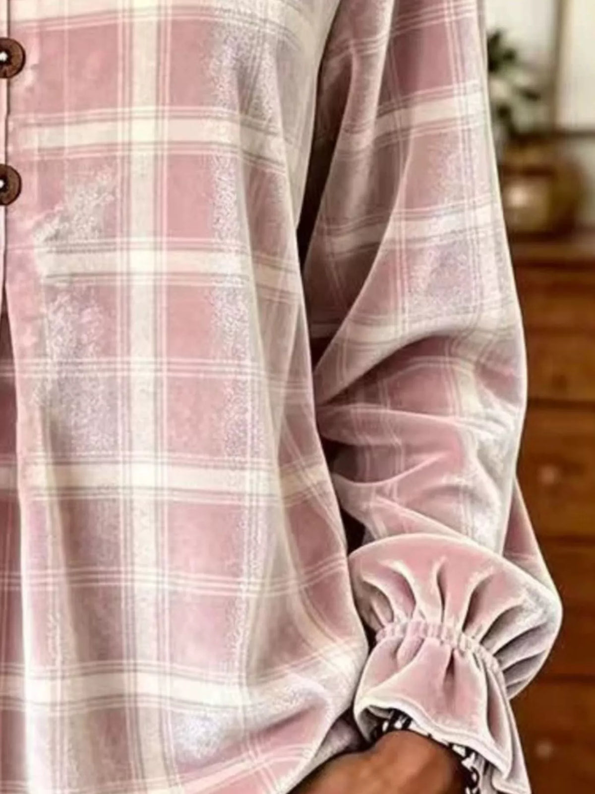 Pink plaid velvet balloon-sleeve blouse, cuff detail