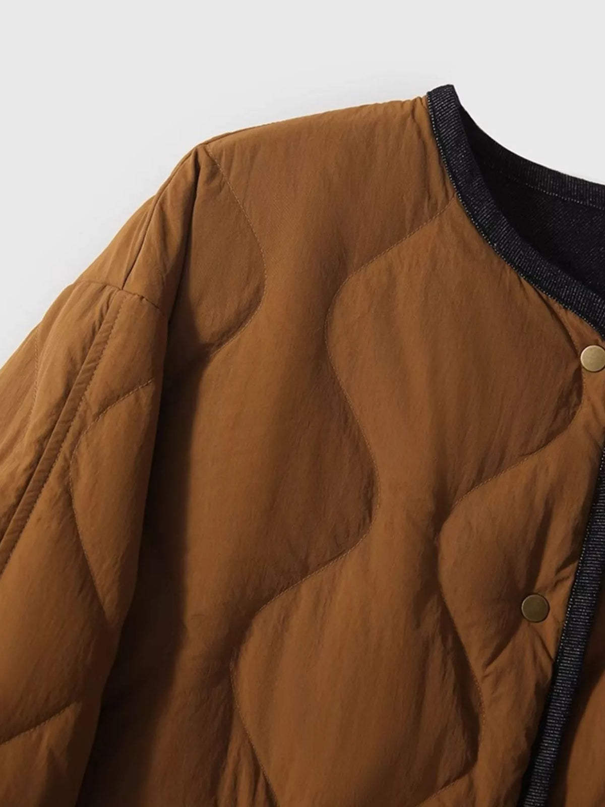 Reversible Diamond-Quilted Cropped Down Jacket, quilt detail