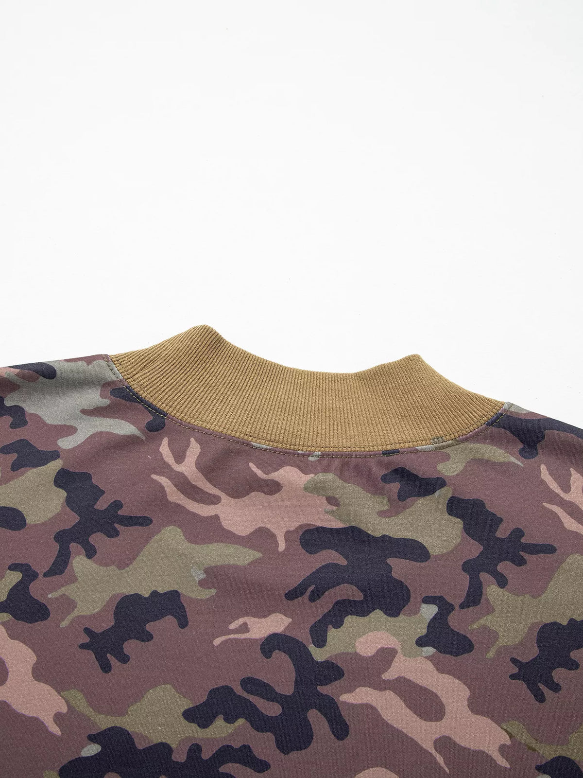 Camouflage sweatshirt, back neck detail