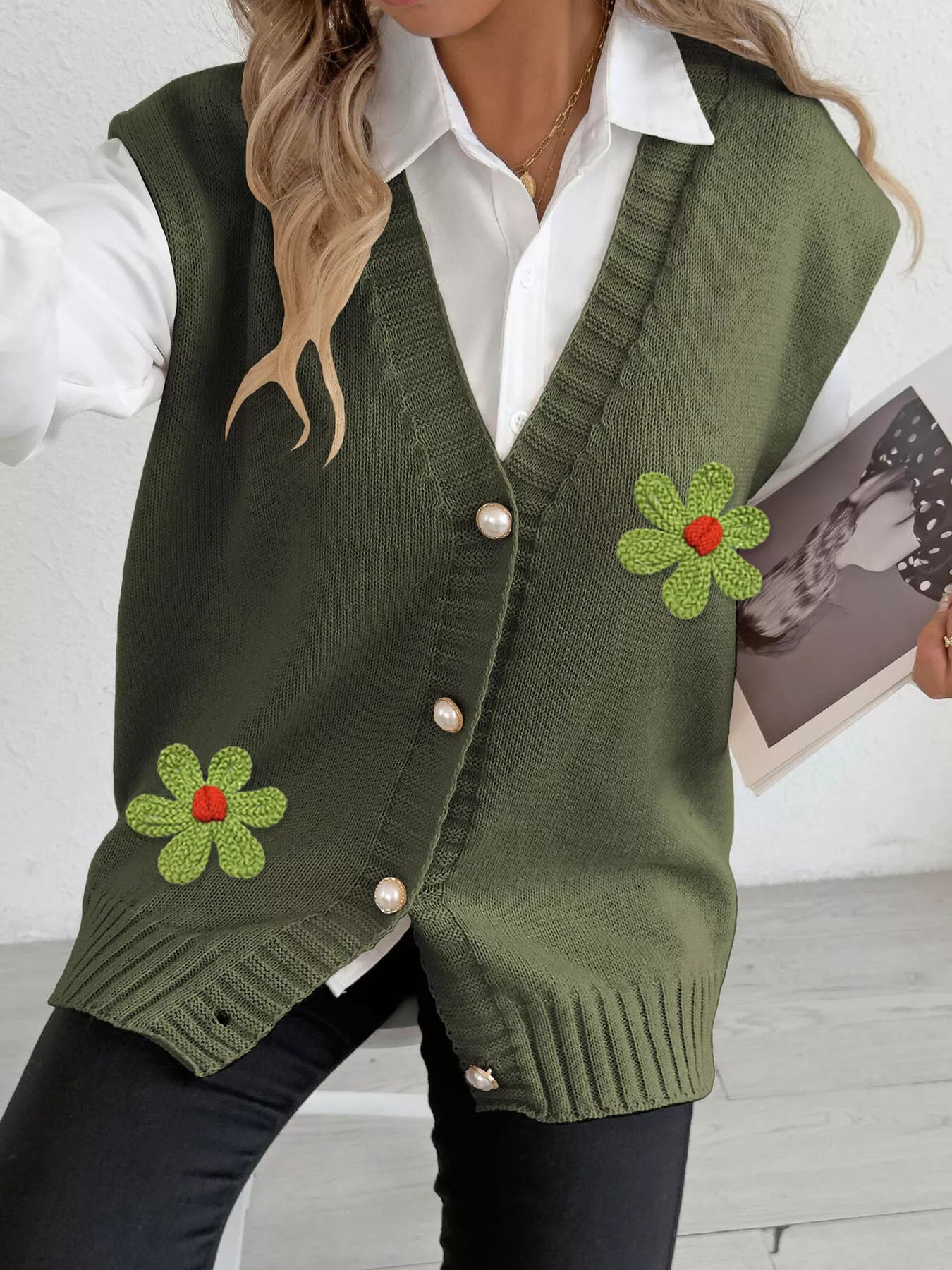 Flower V-neck sleeveless cardigan