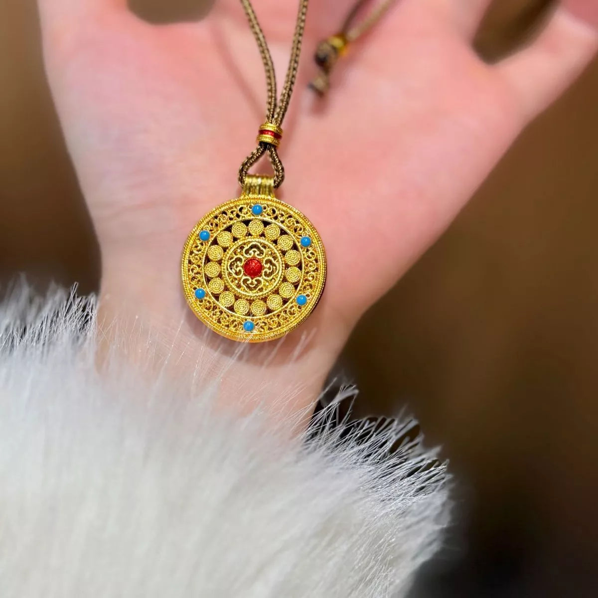 Trendsi 18K Gold-Plated Round Pendant Necklace -