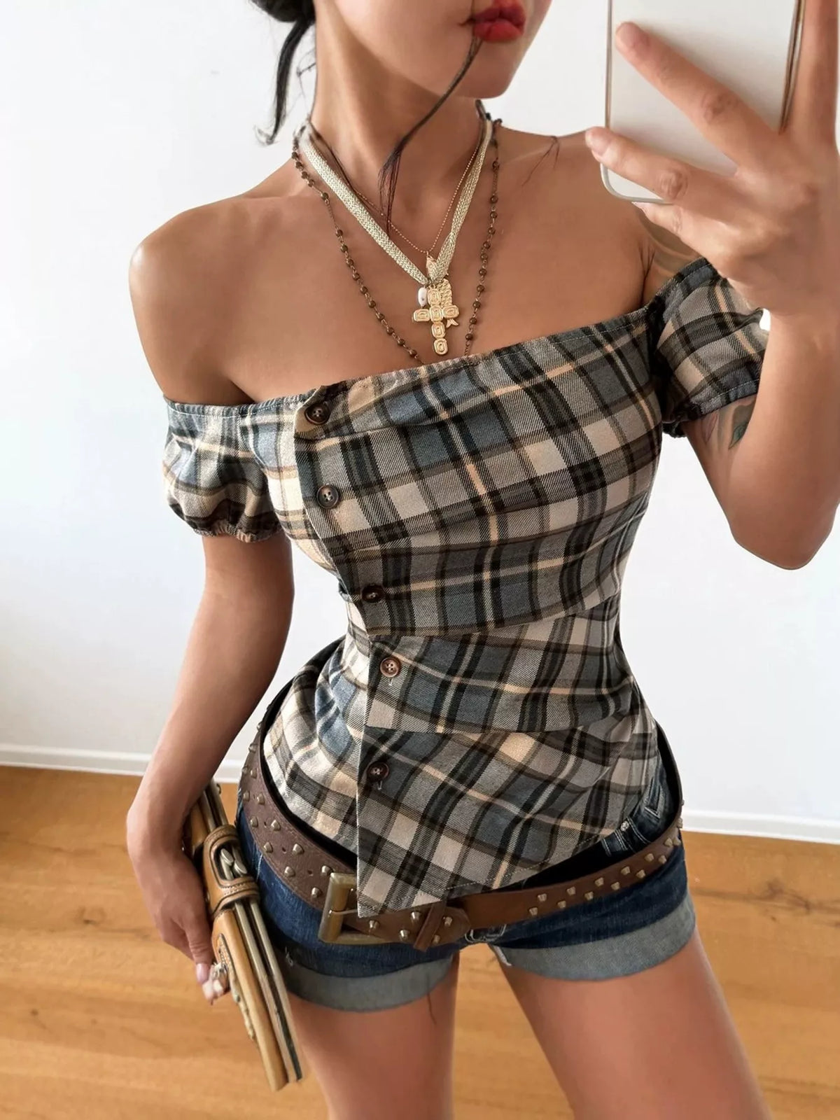 Off-shoulder plaid blouse, brown plaid front