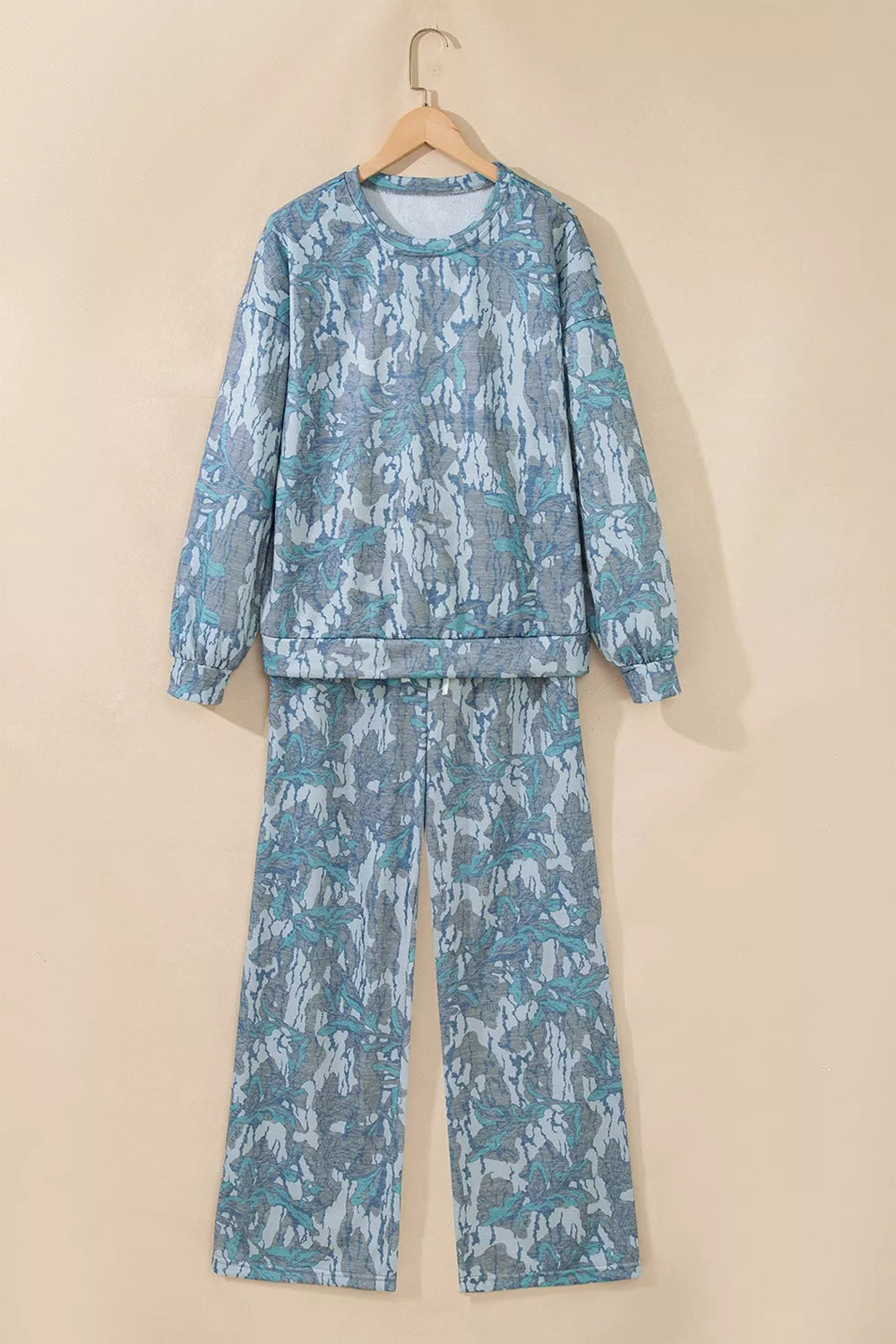 Women's clothing set – product view 6