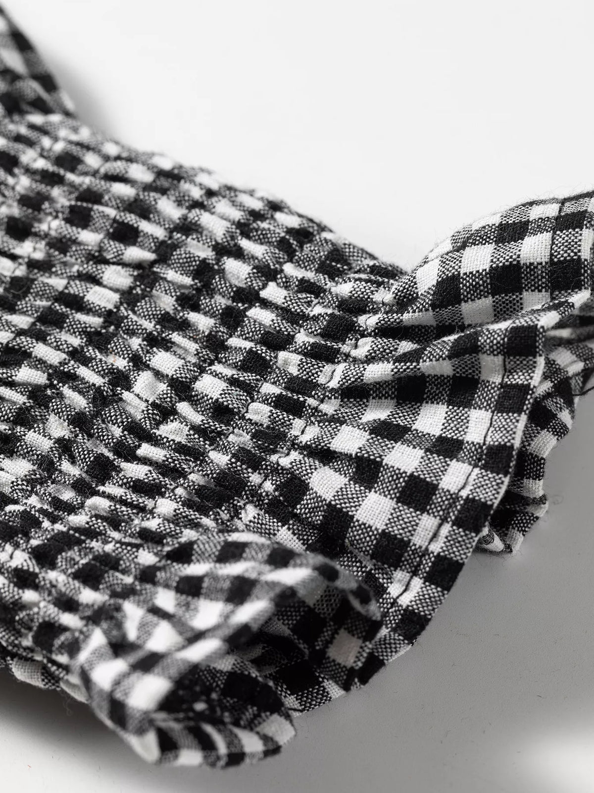 Gingham blouse, shirred ruffle cuff detail