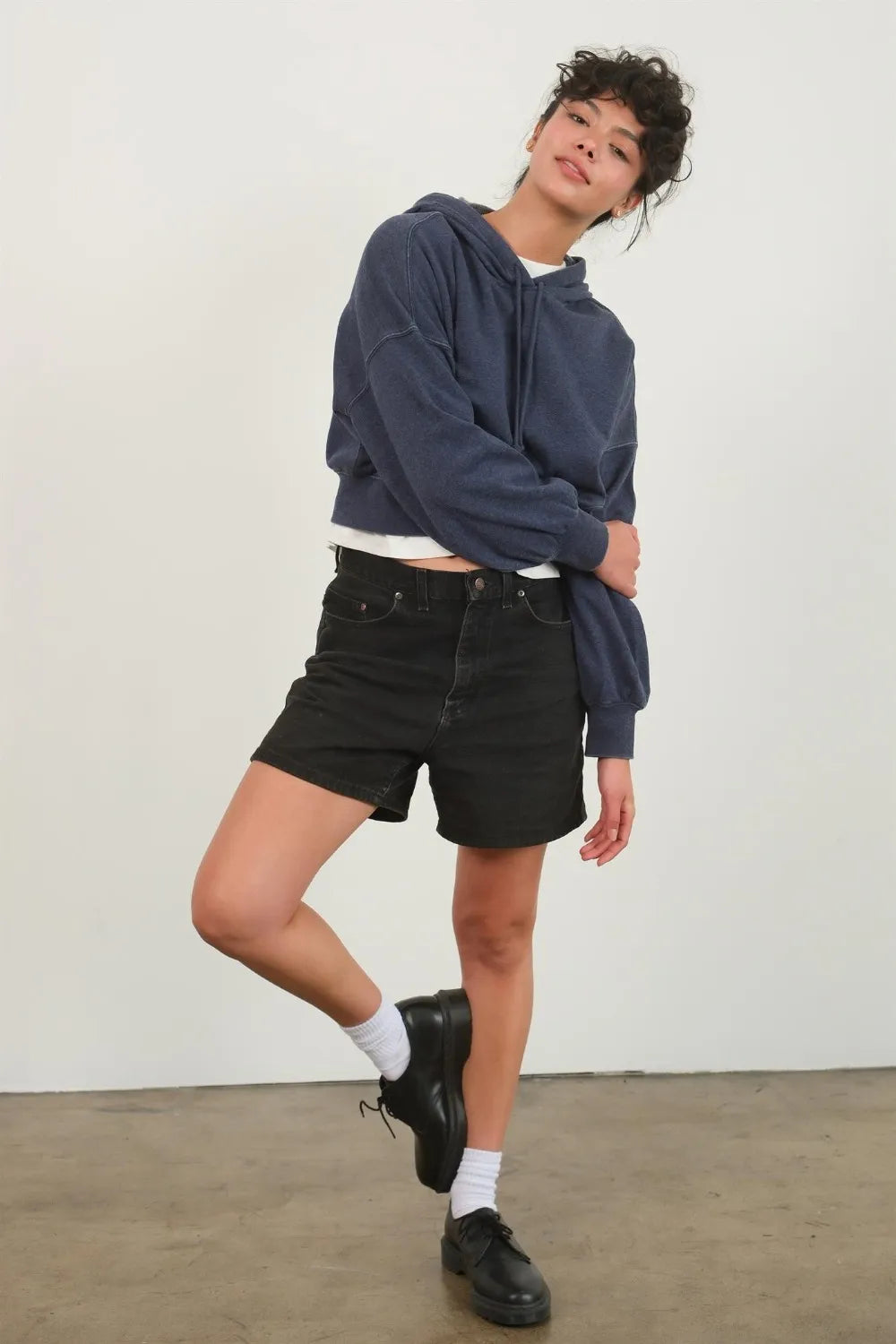 Cropped short-sleeve drop-shoulder hoodie