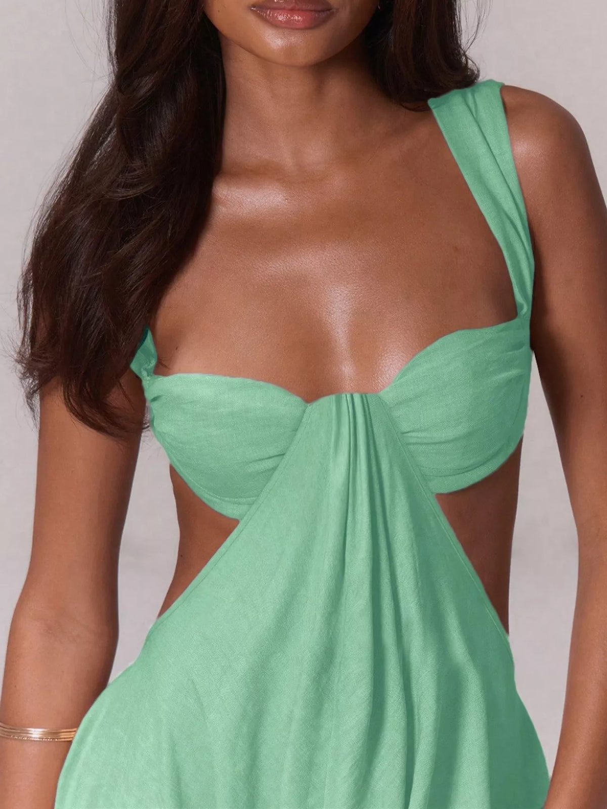 Cutout jumpsuit, mint neckline detail