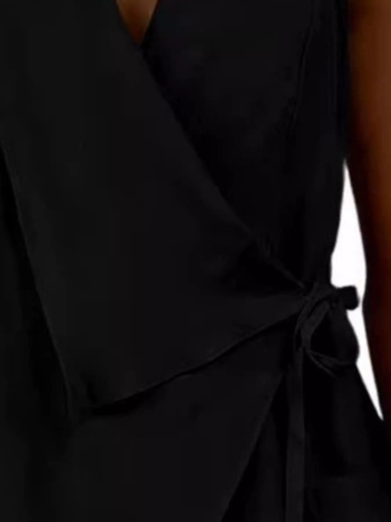 Trendsi Tie Detail Sleeveless Top -