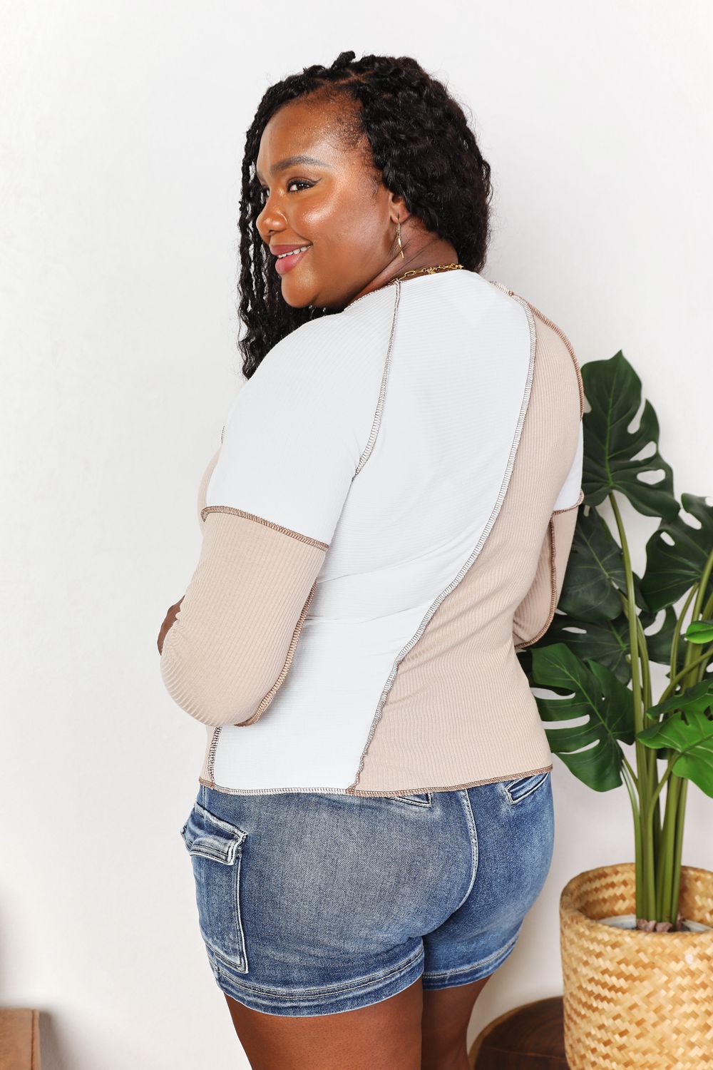Women's apparel – product view 14
