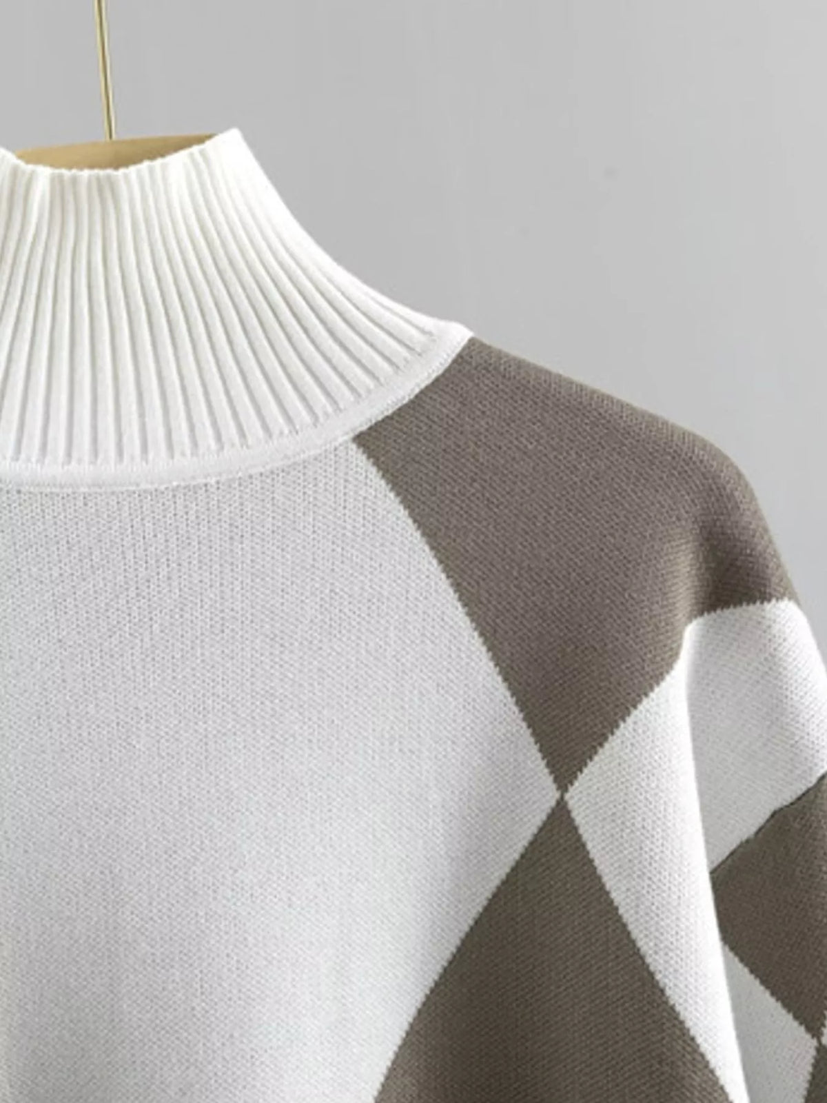 Argyle Pattern Mock Neck Sweater and Jogger Set — construction details