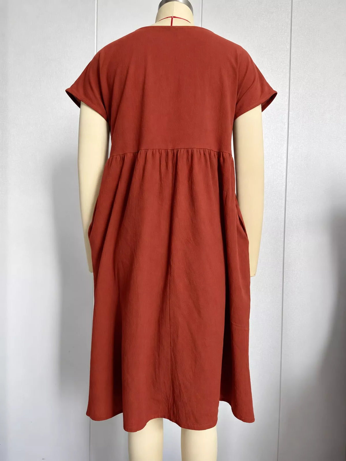 Round neck short sleeve midi dress, back view