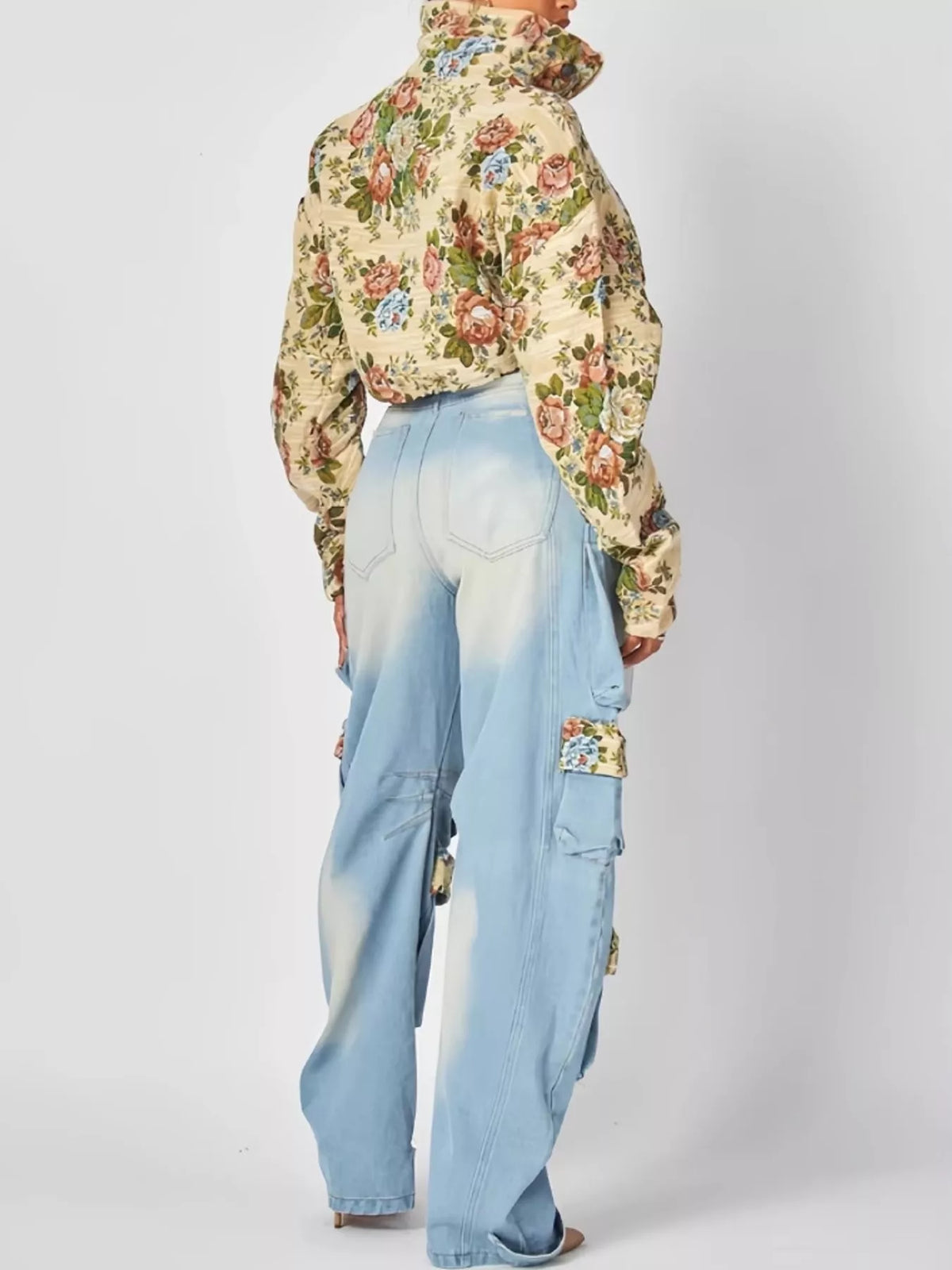Floral jacket and cargo jeans set, set back