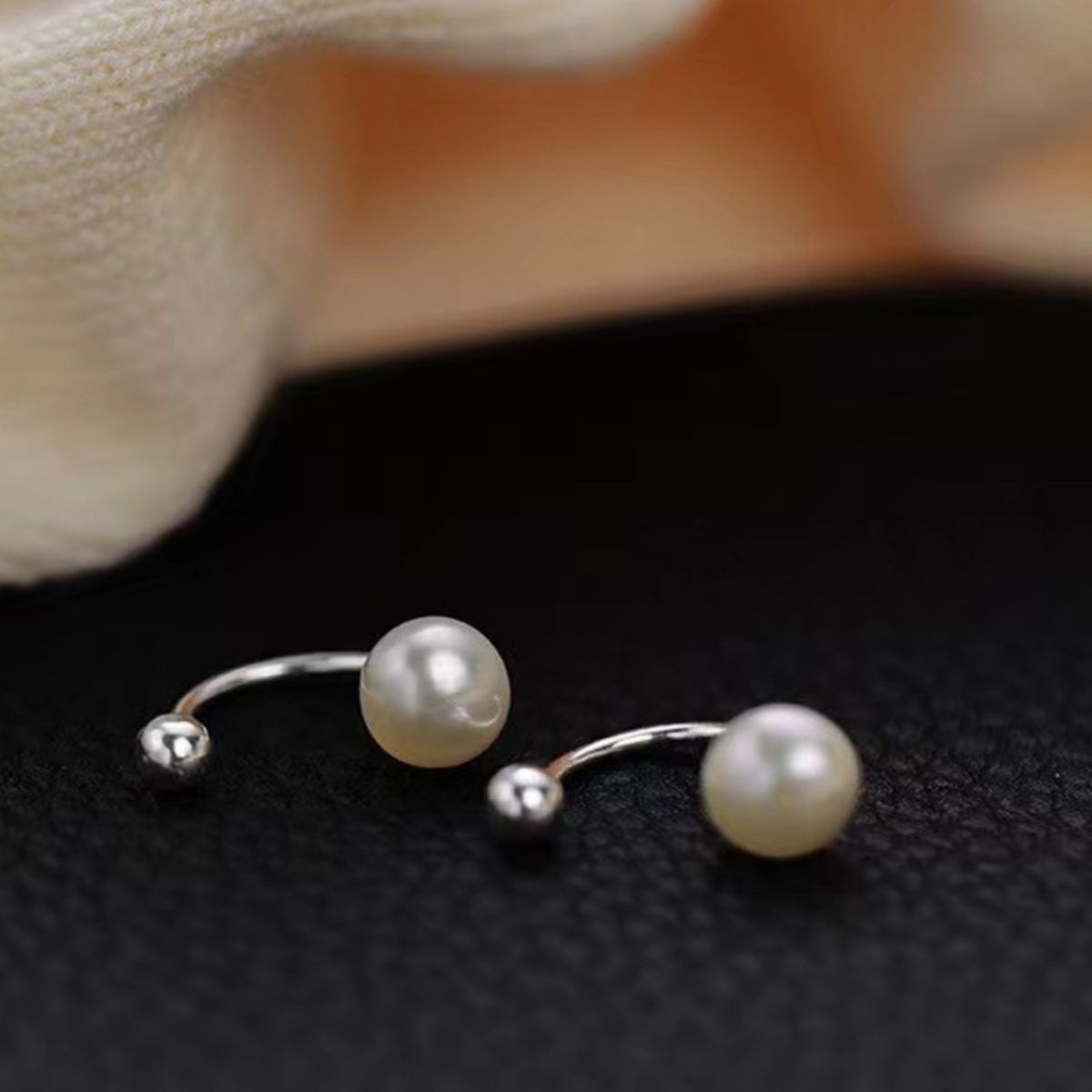 Trendsi 925 Sterling Silver Pearl Stud Earrings -