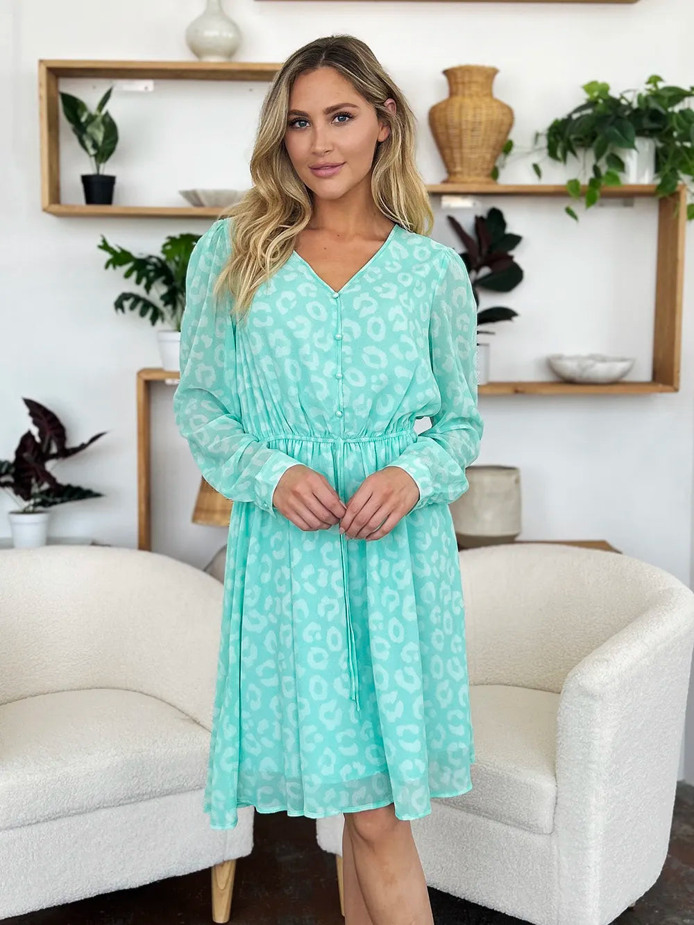 Women's apparel – product view 17