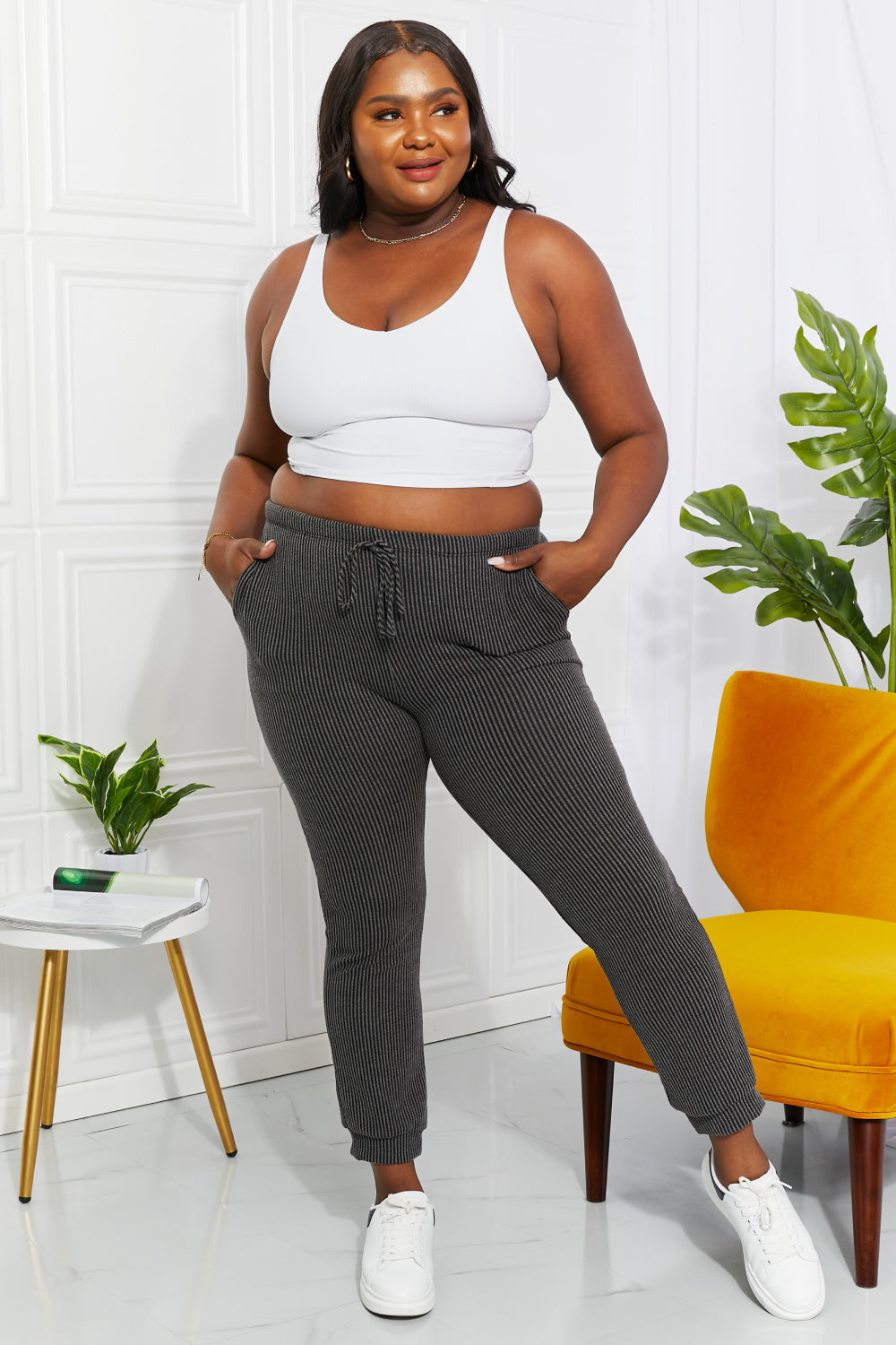 Women's joggers – product view 9